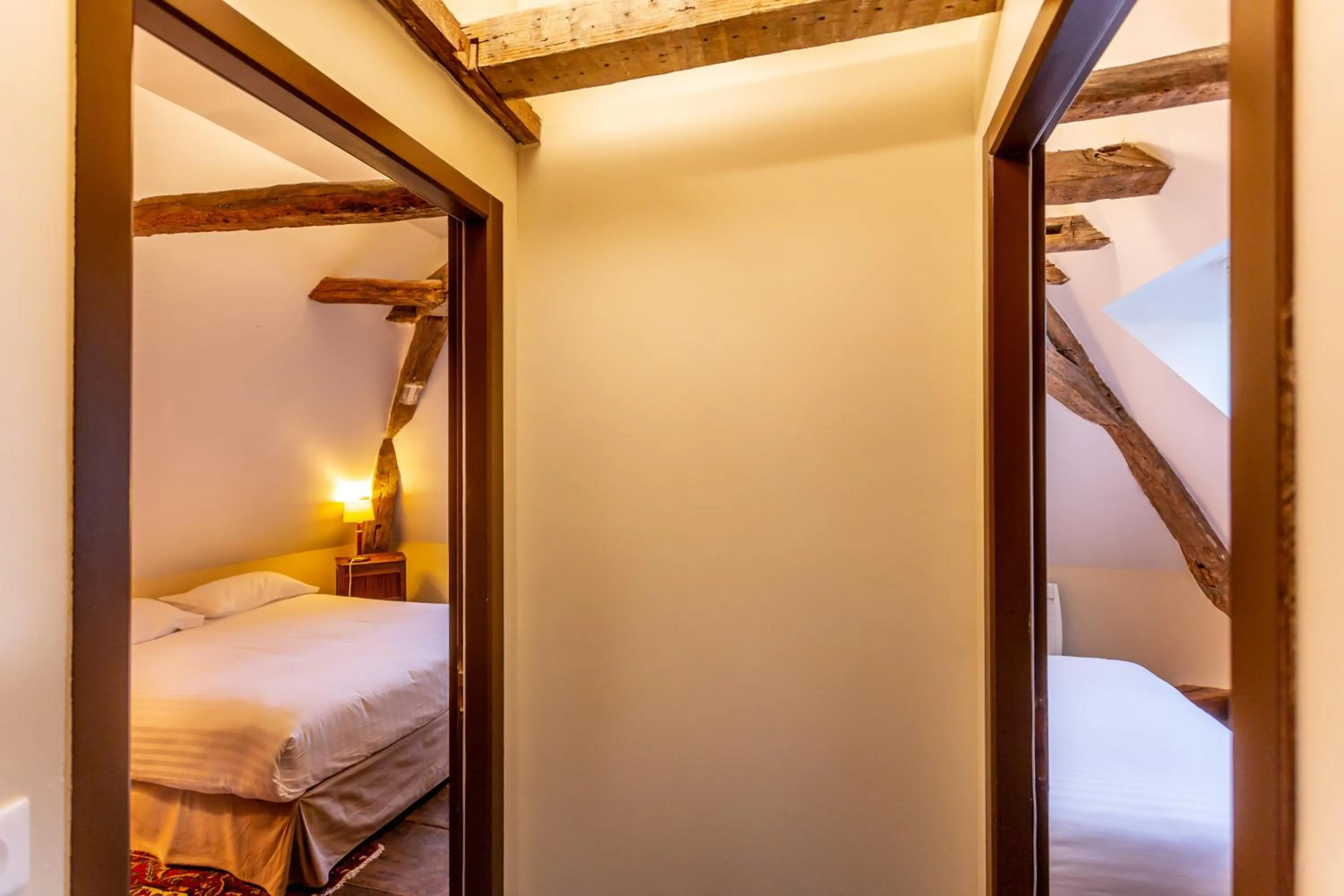 Bed in La Maison d'Aristide - Jacques Cœur - Panette Collection