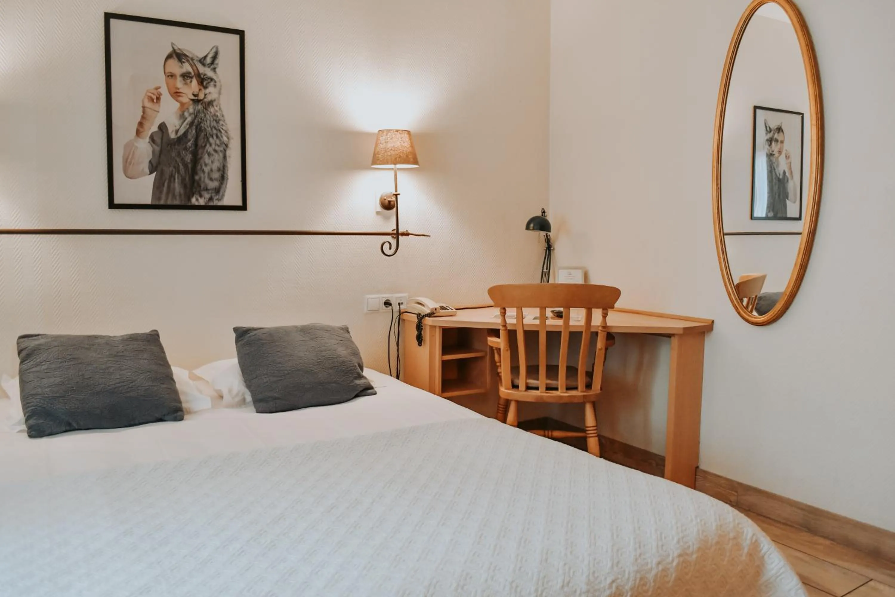 Photo of the whole room, Bed in Auberge De La Gaichel