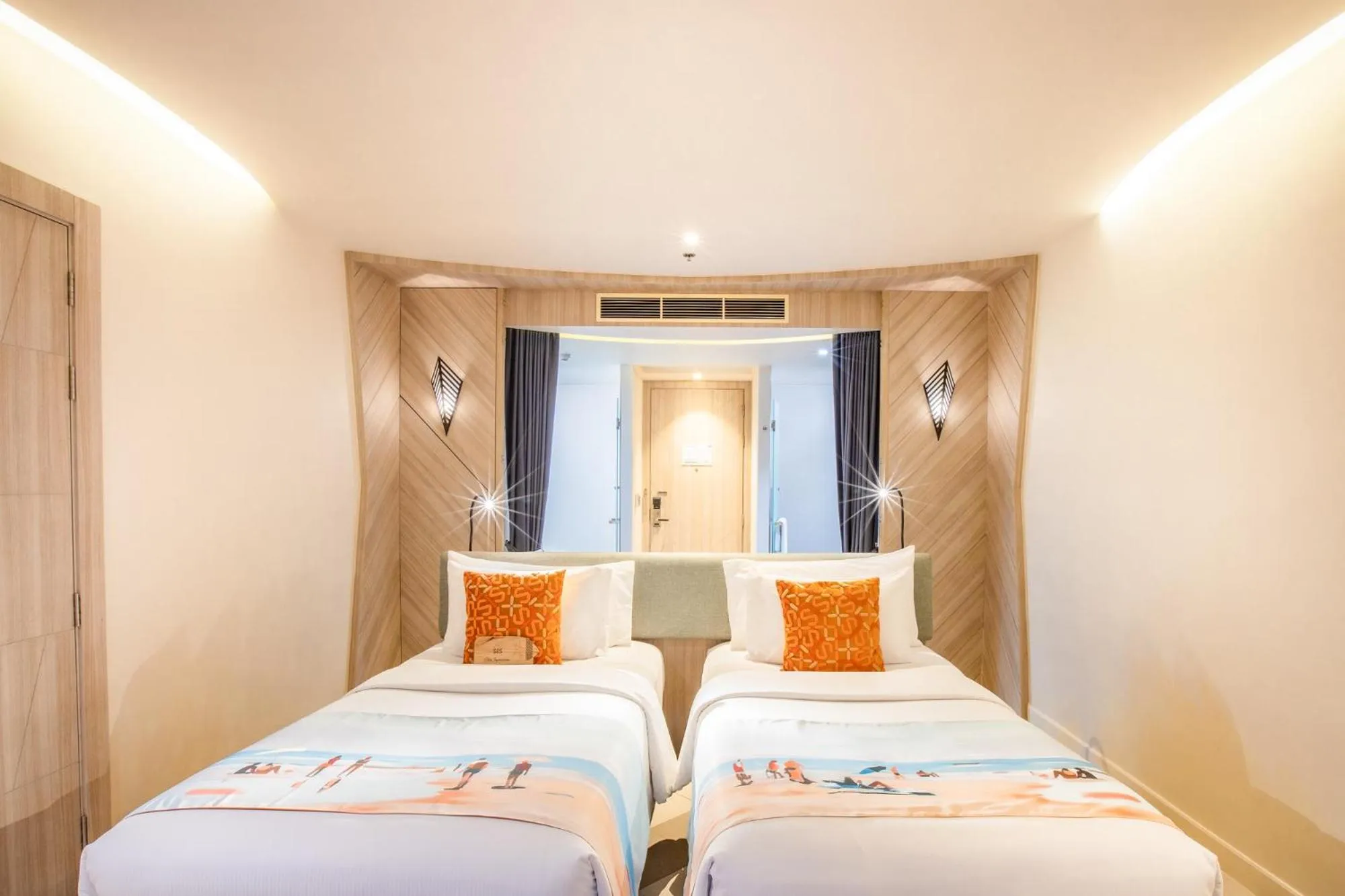 Bed in The SIS Kata Resort - Adult Only