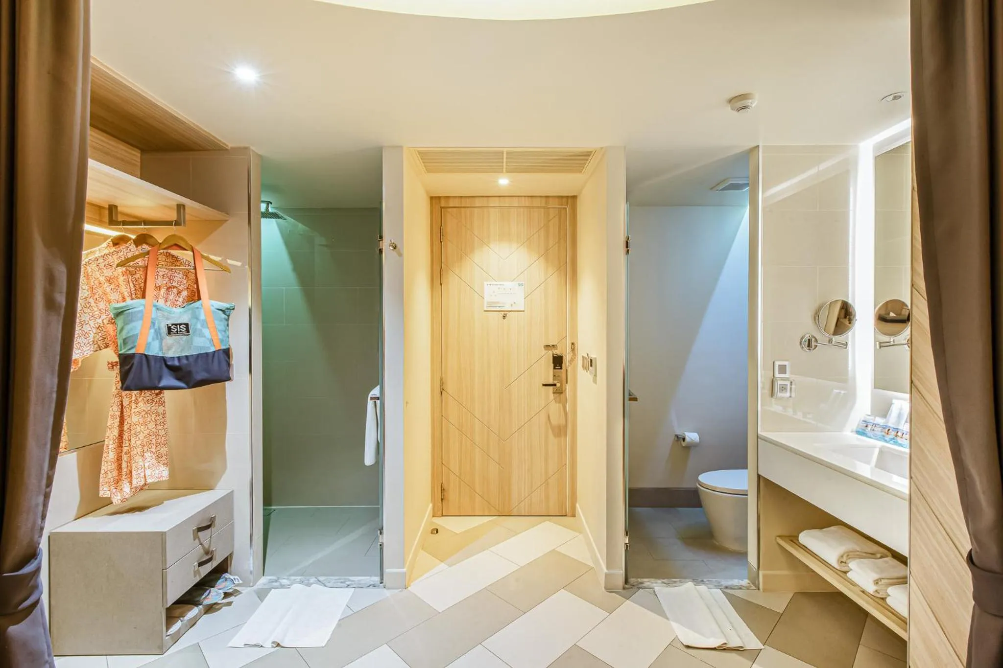 Bed in The SIS Kata Resort - Adult Only