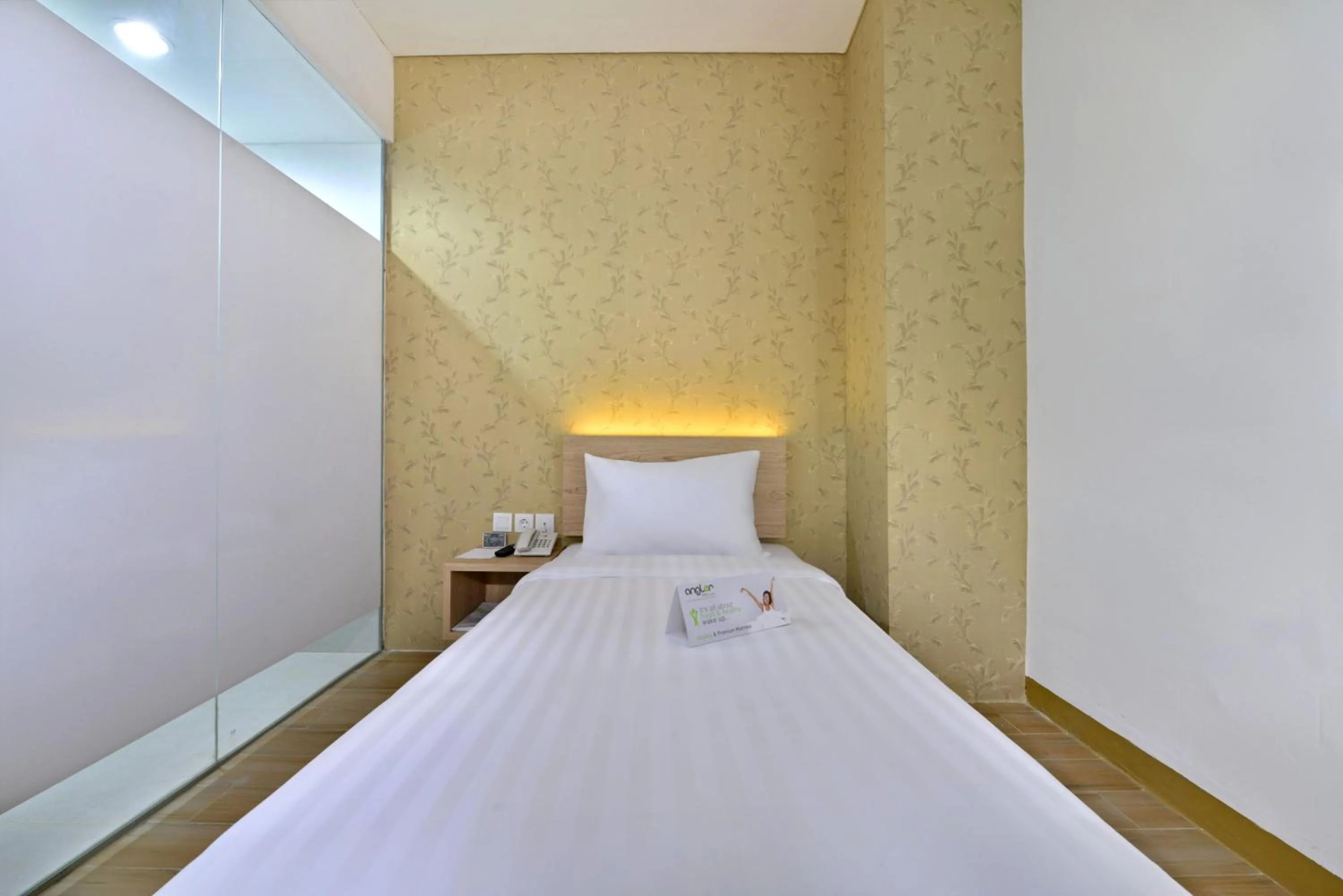 Bed in Whiz Hotel Falatehan Jakarta