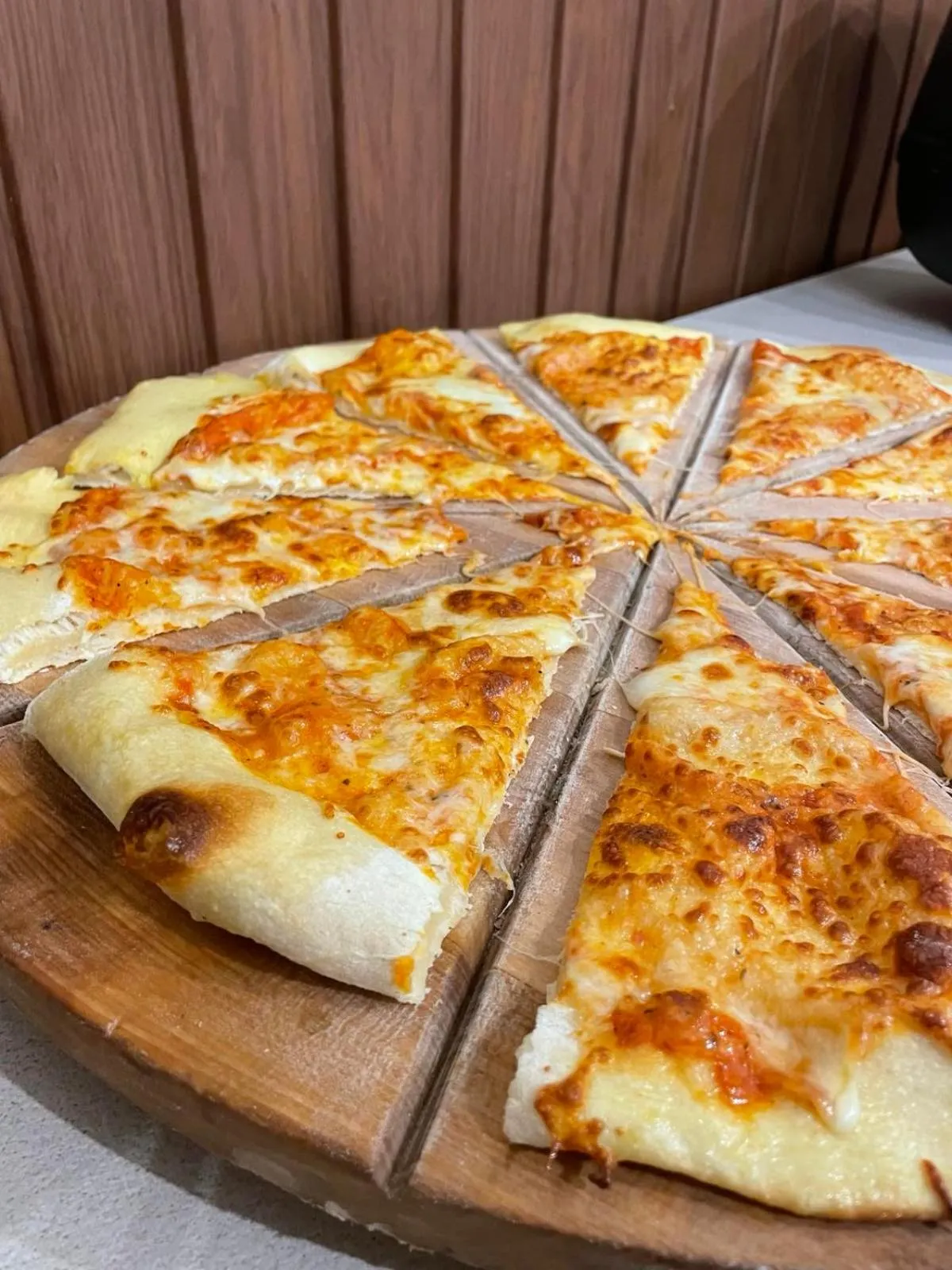 Food and drinks in Parklands Hotel & Pool