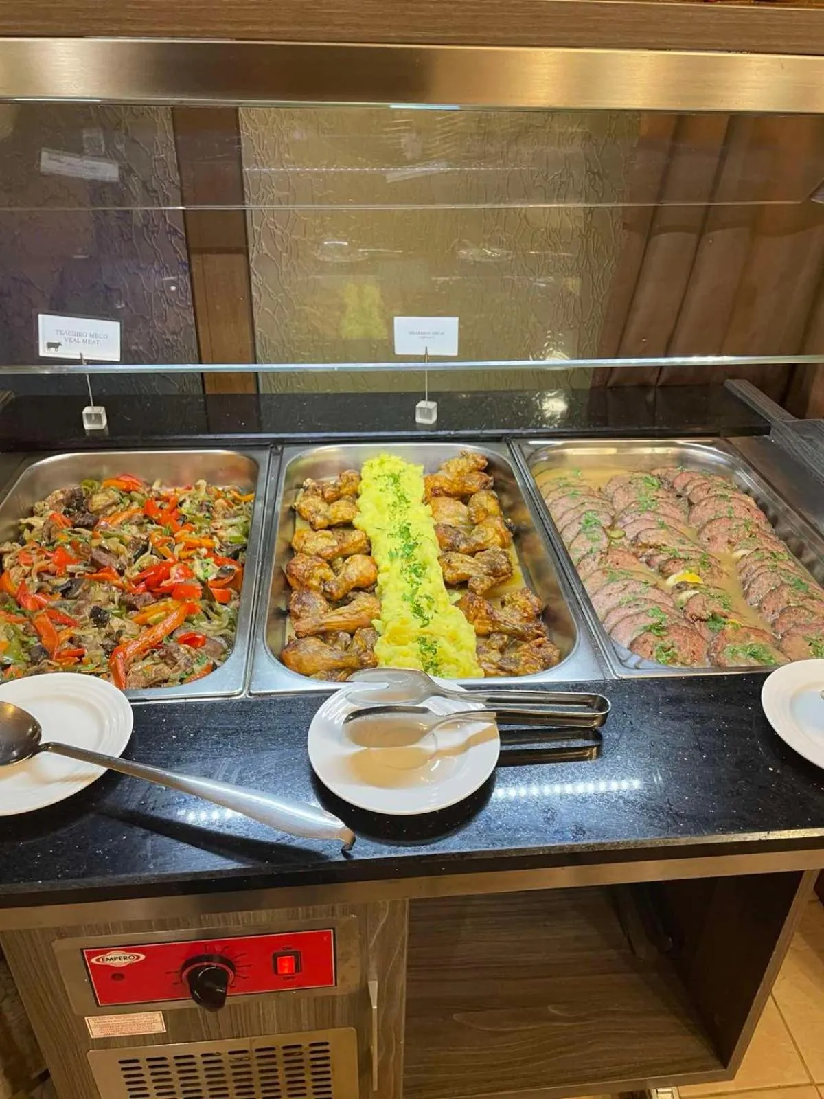 Parklands Hotel & Pool