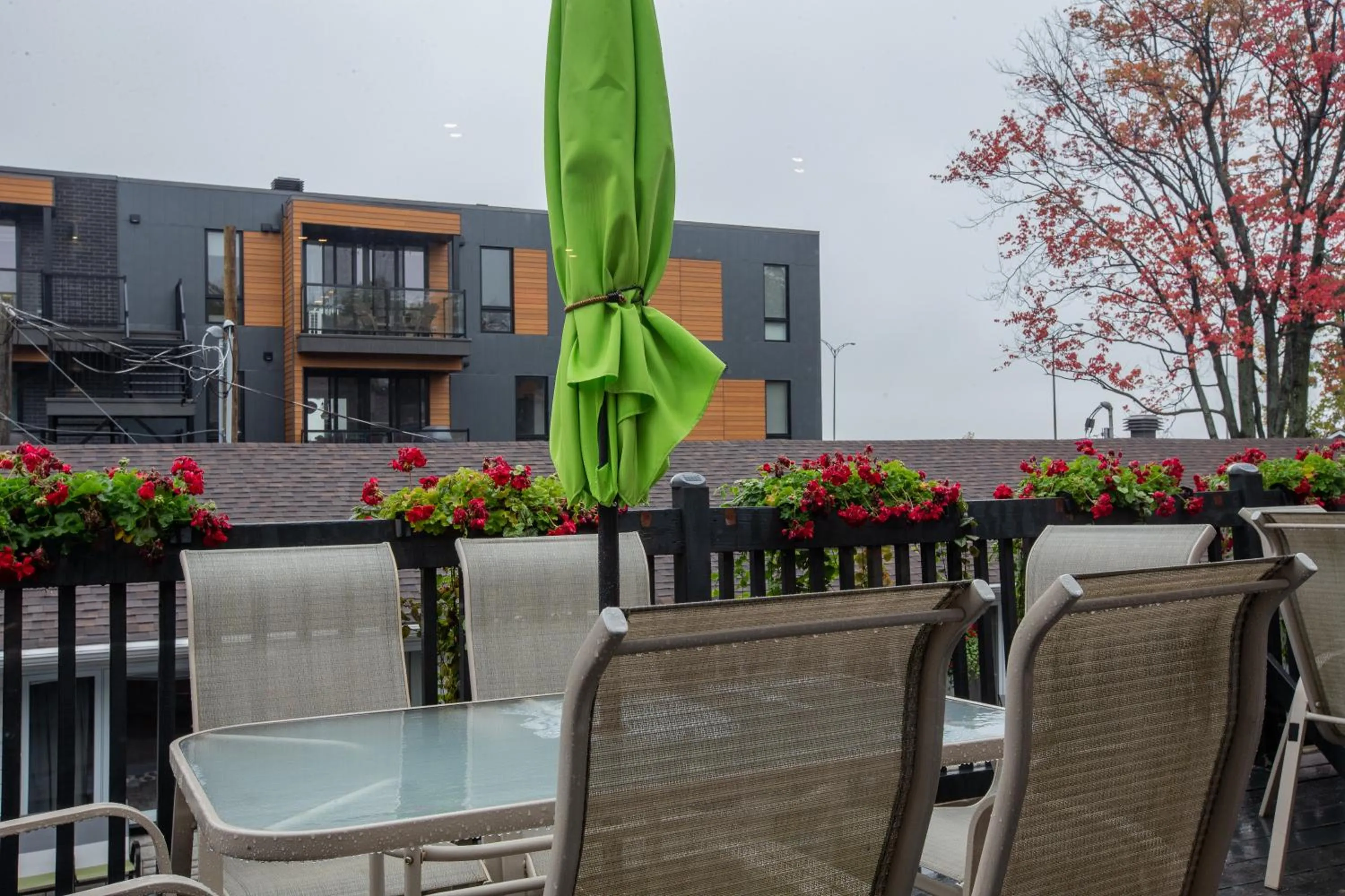 Balcony/Terrace in Hotel et Motel Le Chateauguay