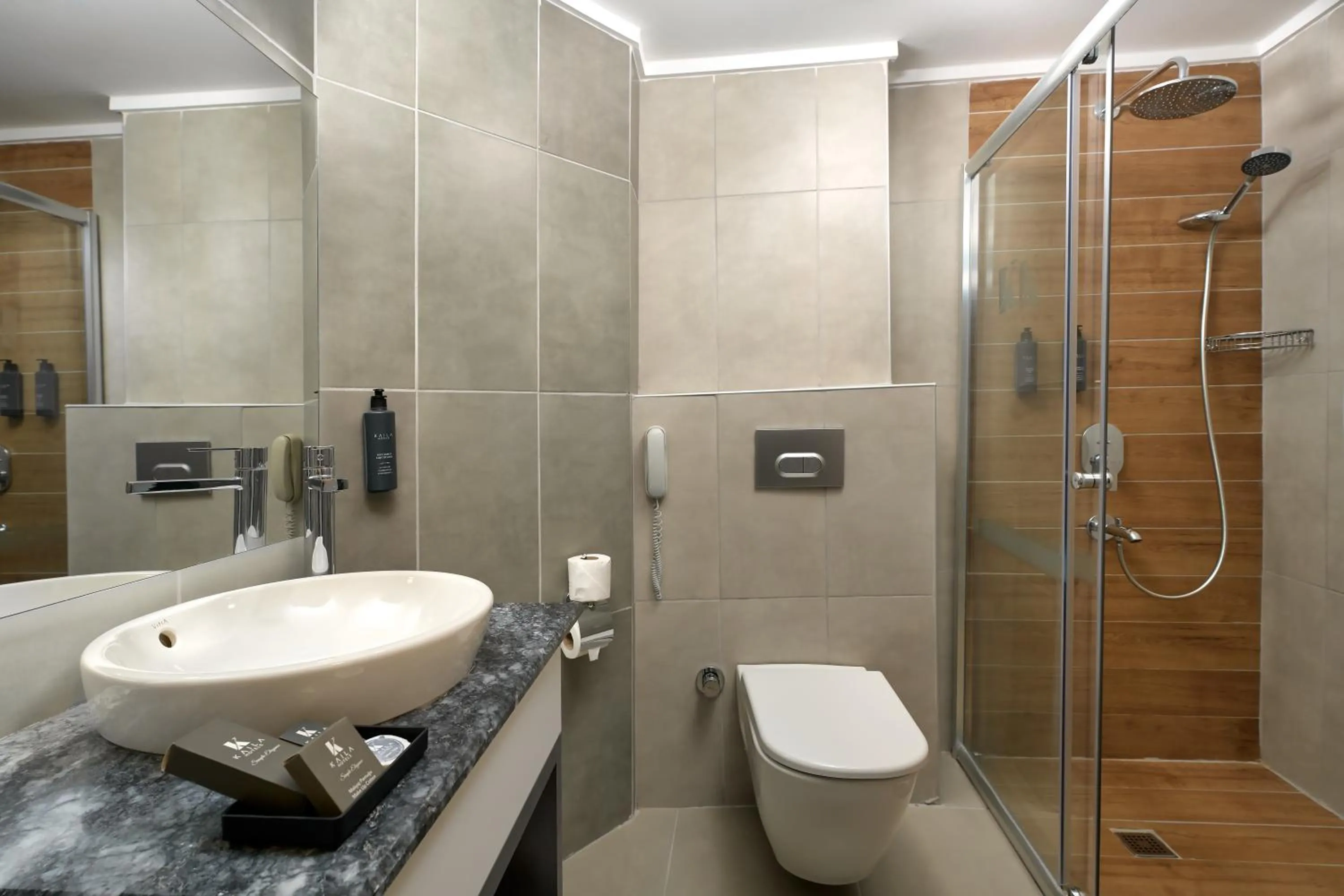 Shower in Kaila Krizantem Hotel