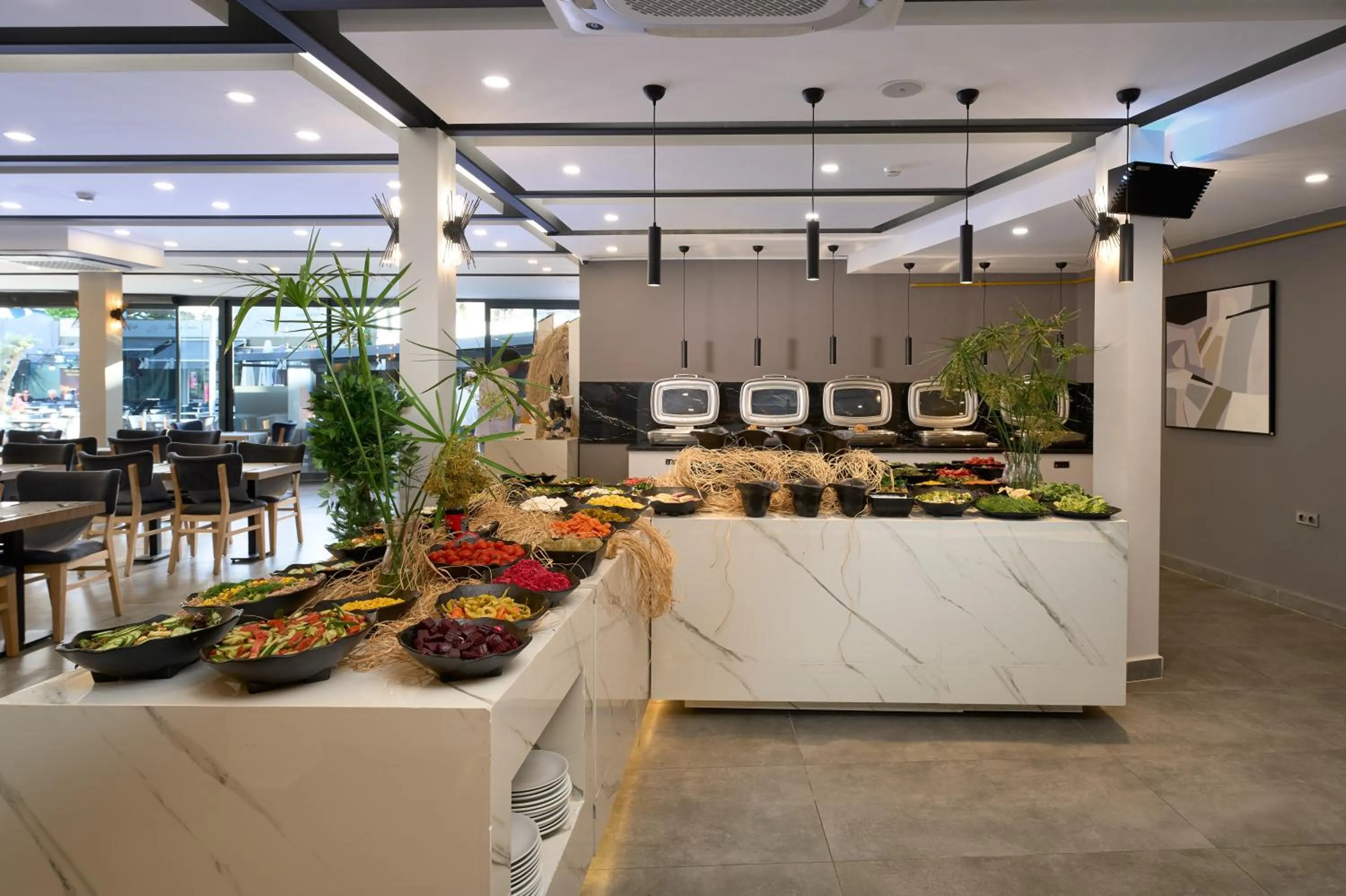 Restaurant/places to eat in Kaila Krizantem Hotel