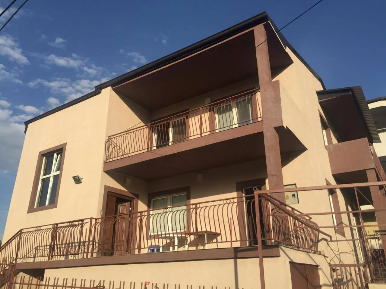 Text overlay in Apartments Grande House