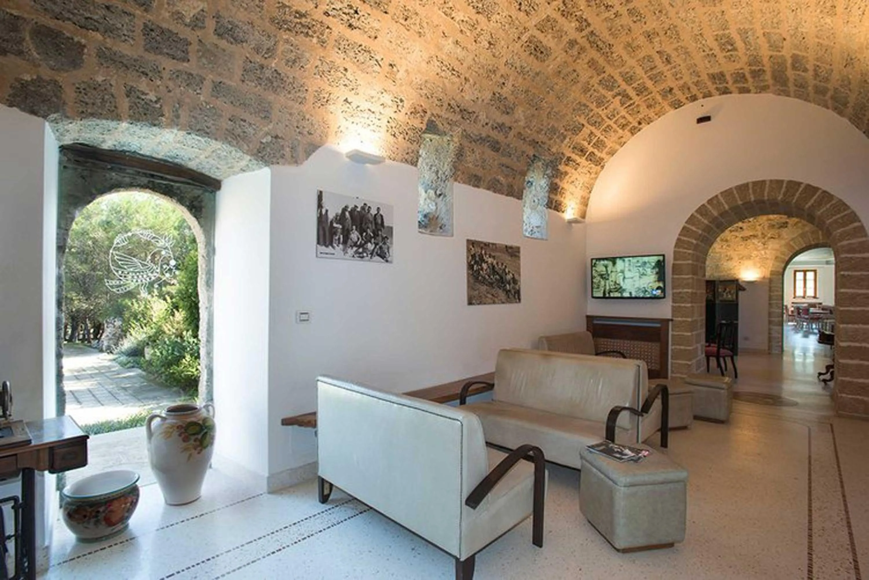 Communal lounge/ TV room in Masseria Pizzofalcone