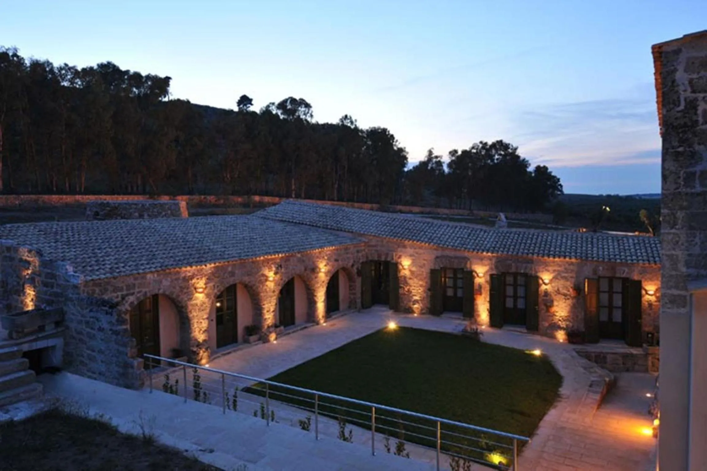 Property building in Masseria Pizzofalcone