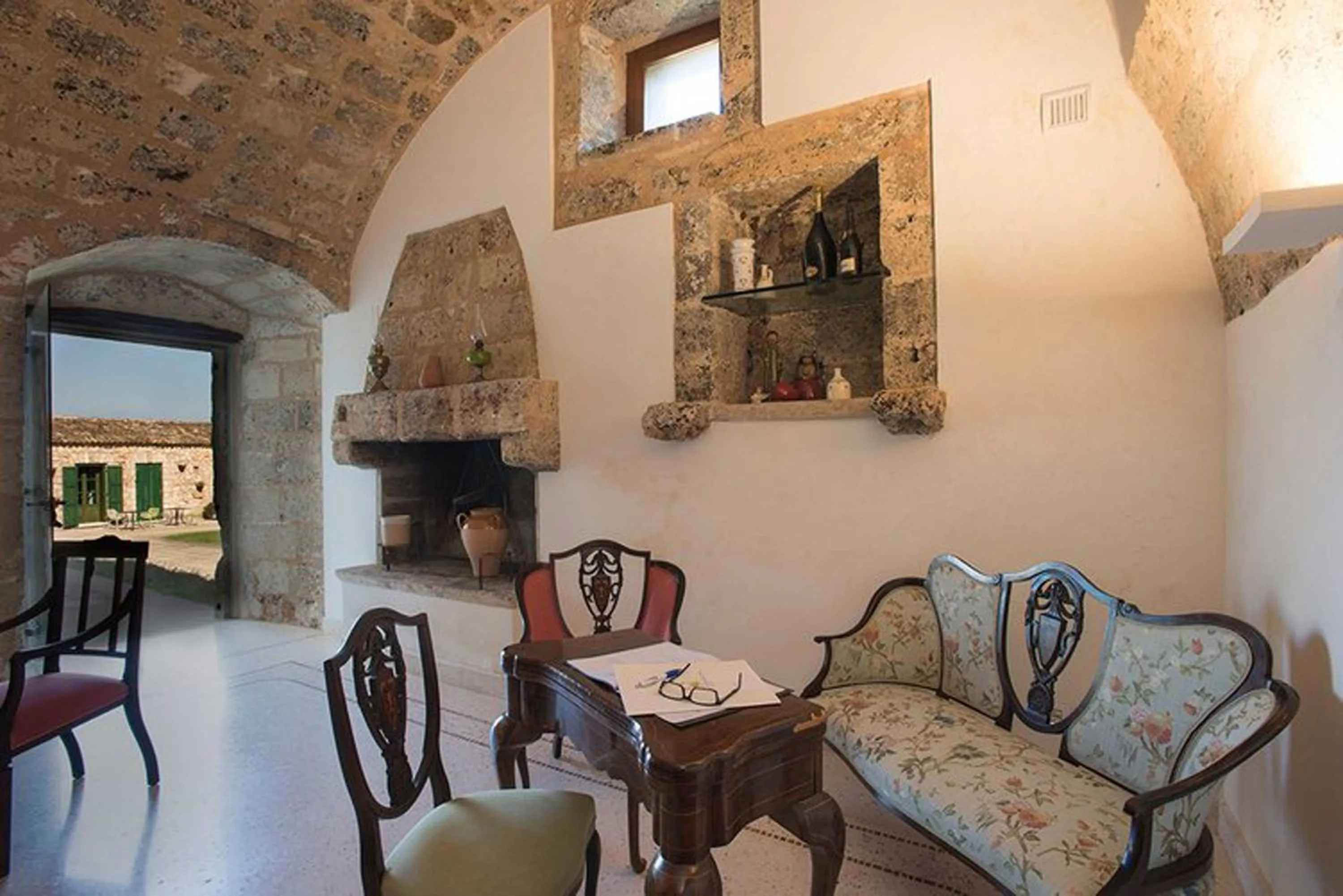 Communal lounge/ TV room in Masseria Pizzofalcone