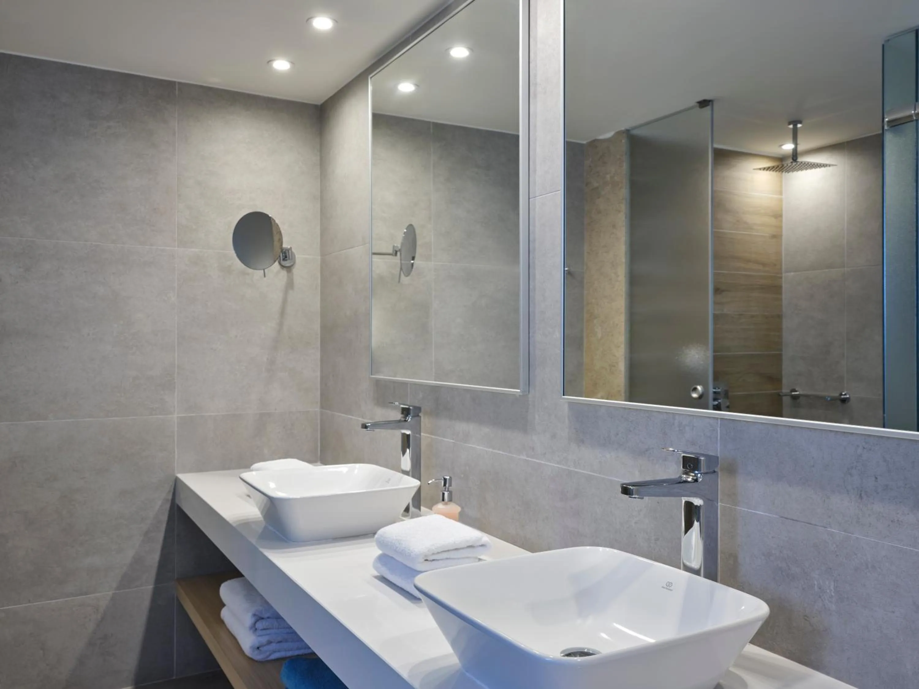 Shower in Atlantica Mikri Poli Rhodes