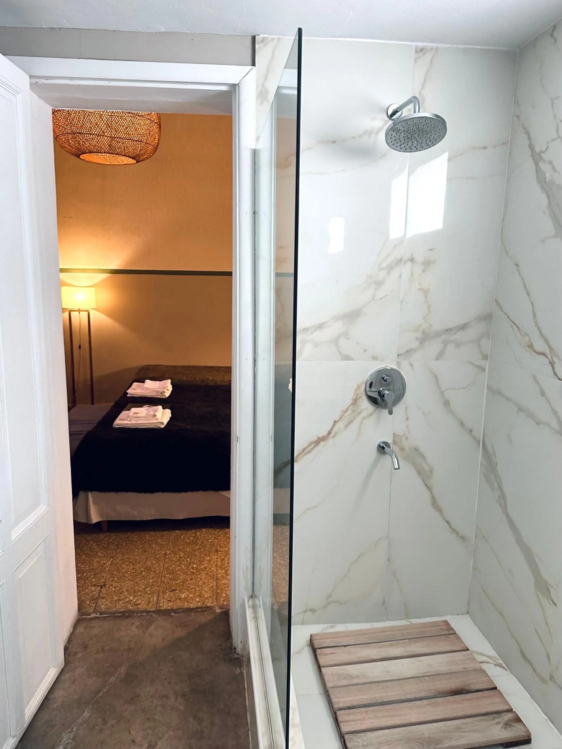 Bathroom, Bed in Hotel Costa Rica