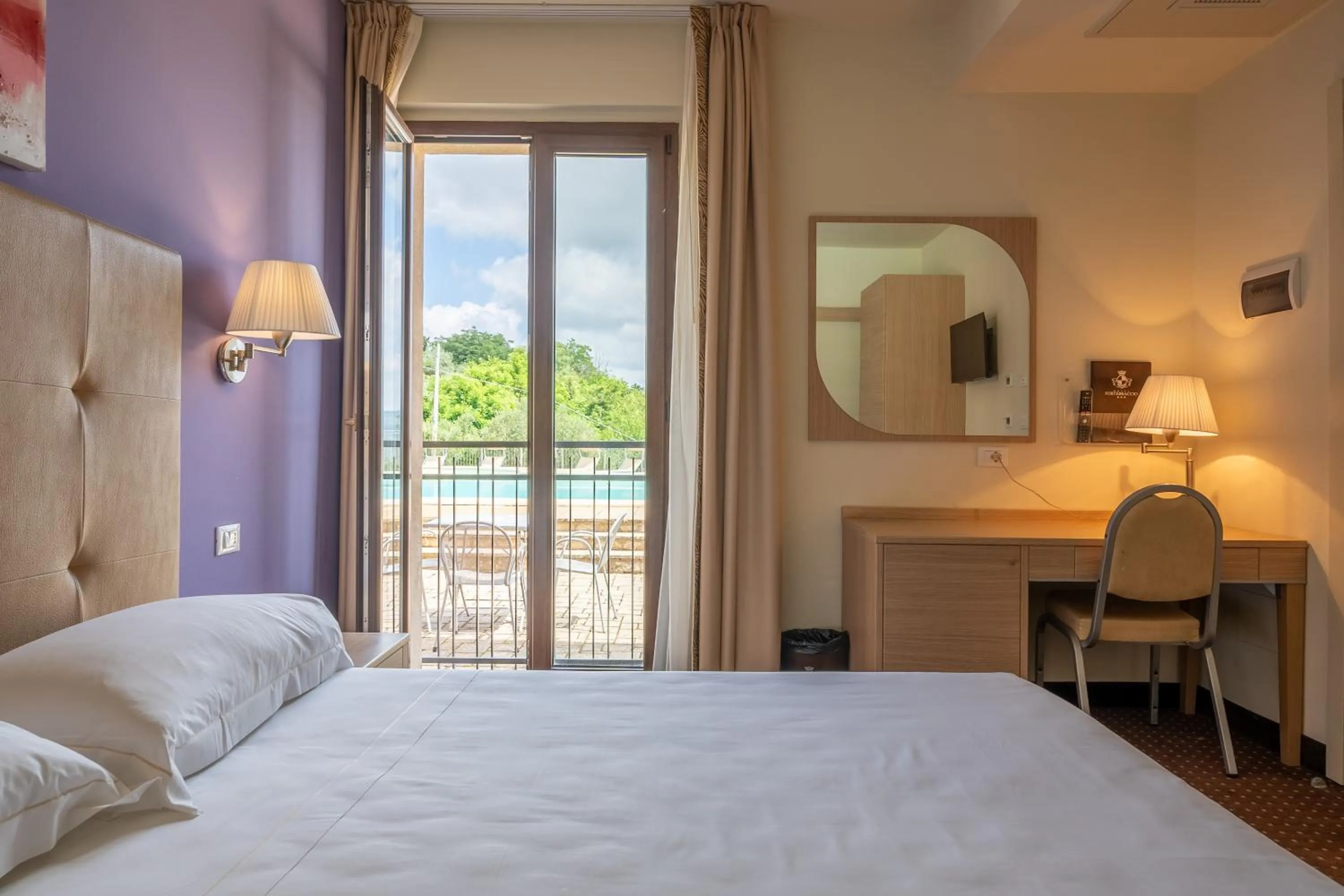 Photo of the whole room, Bed in Fortebraccio