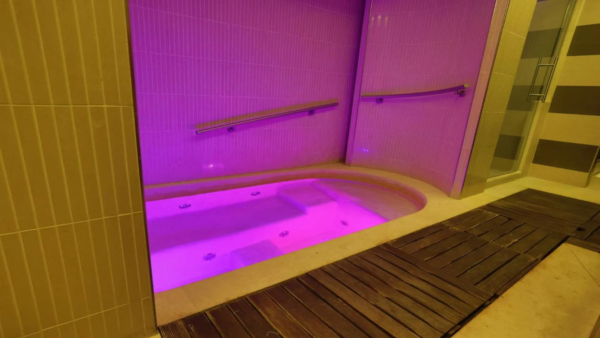 Hot Tub in Fortebraccio