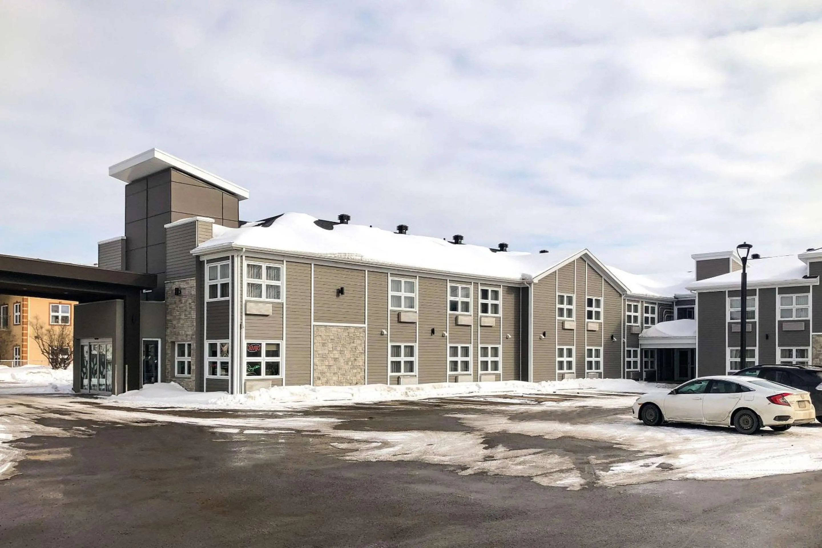 Property building in Sleep Inn & Suites Quebec City East