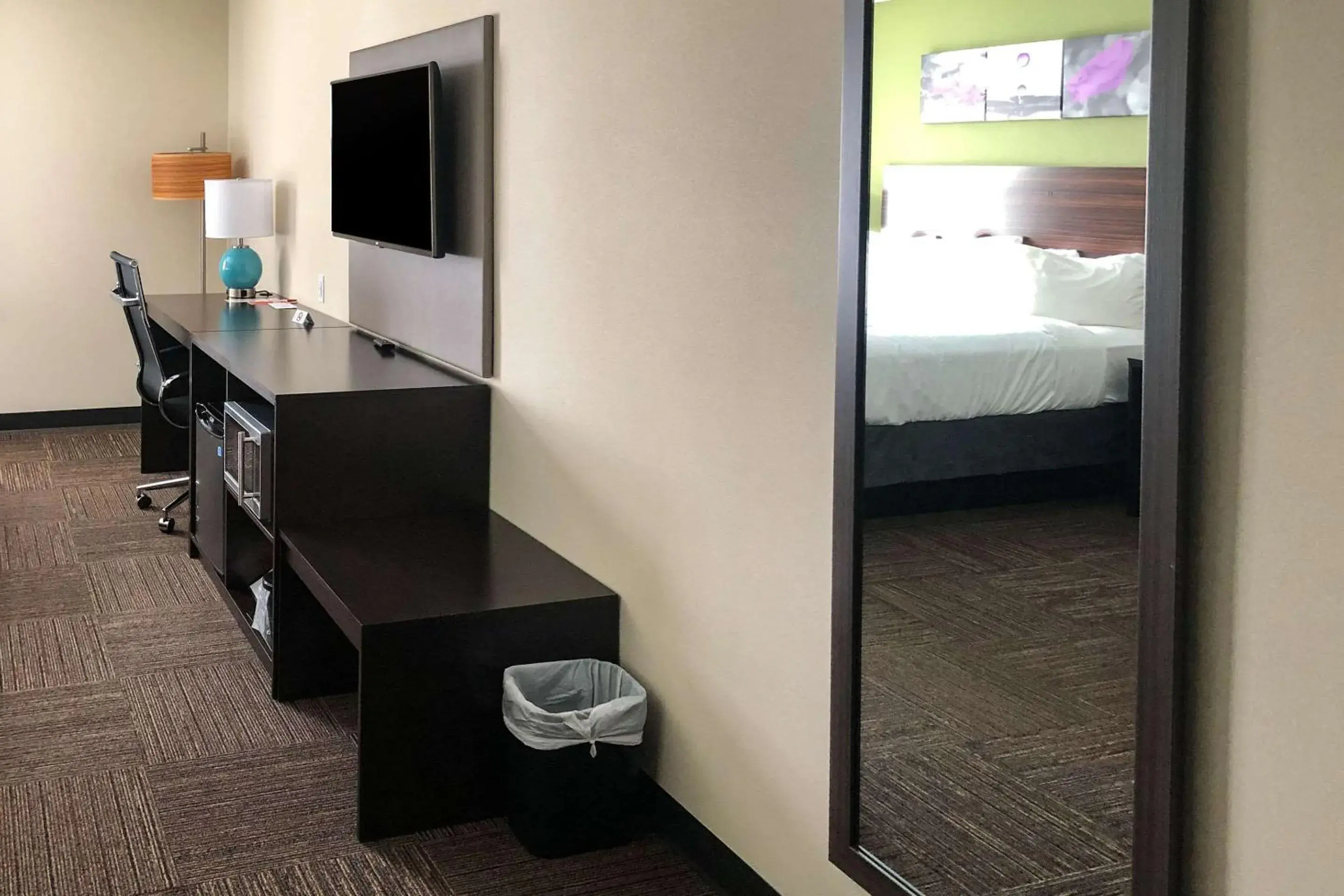 King Suite - Non Smoking in Sleep Inn & Suites Quebec City East King Suite - Non Smoking in Sleep Inn & Suites Quebec City East