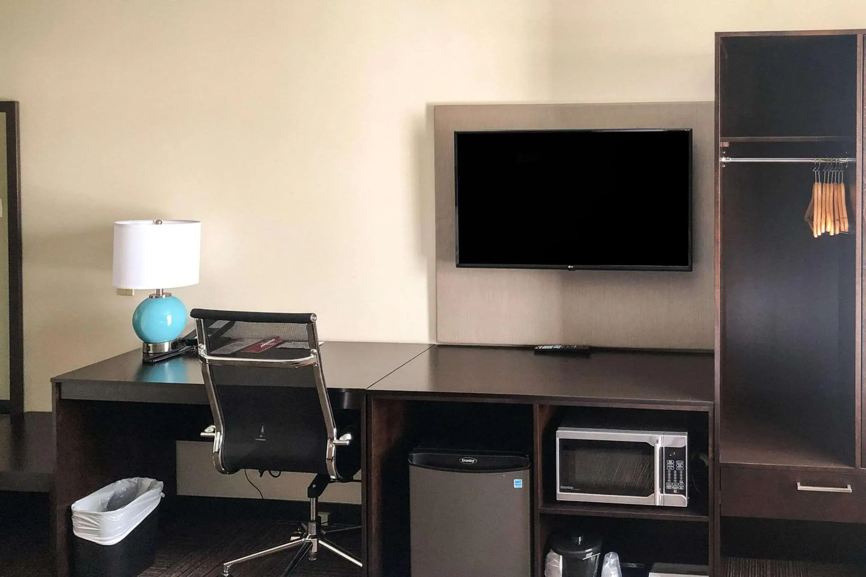 Superior Queen Room - Non Smoking in Sleep Inn & Suites Quebec City East Superior Queen Room - Non Smoking in Sleep Inn & Suites Quebec City East