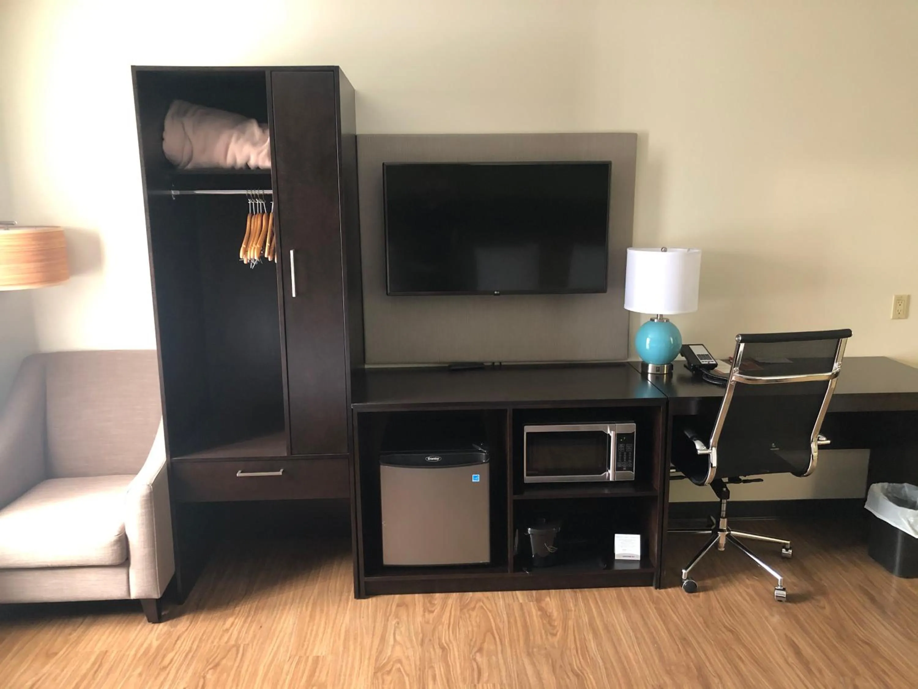 TV and multimedia in Sleep Inn & Suites Quebec City East