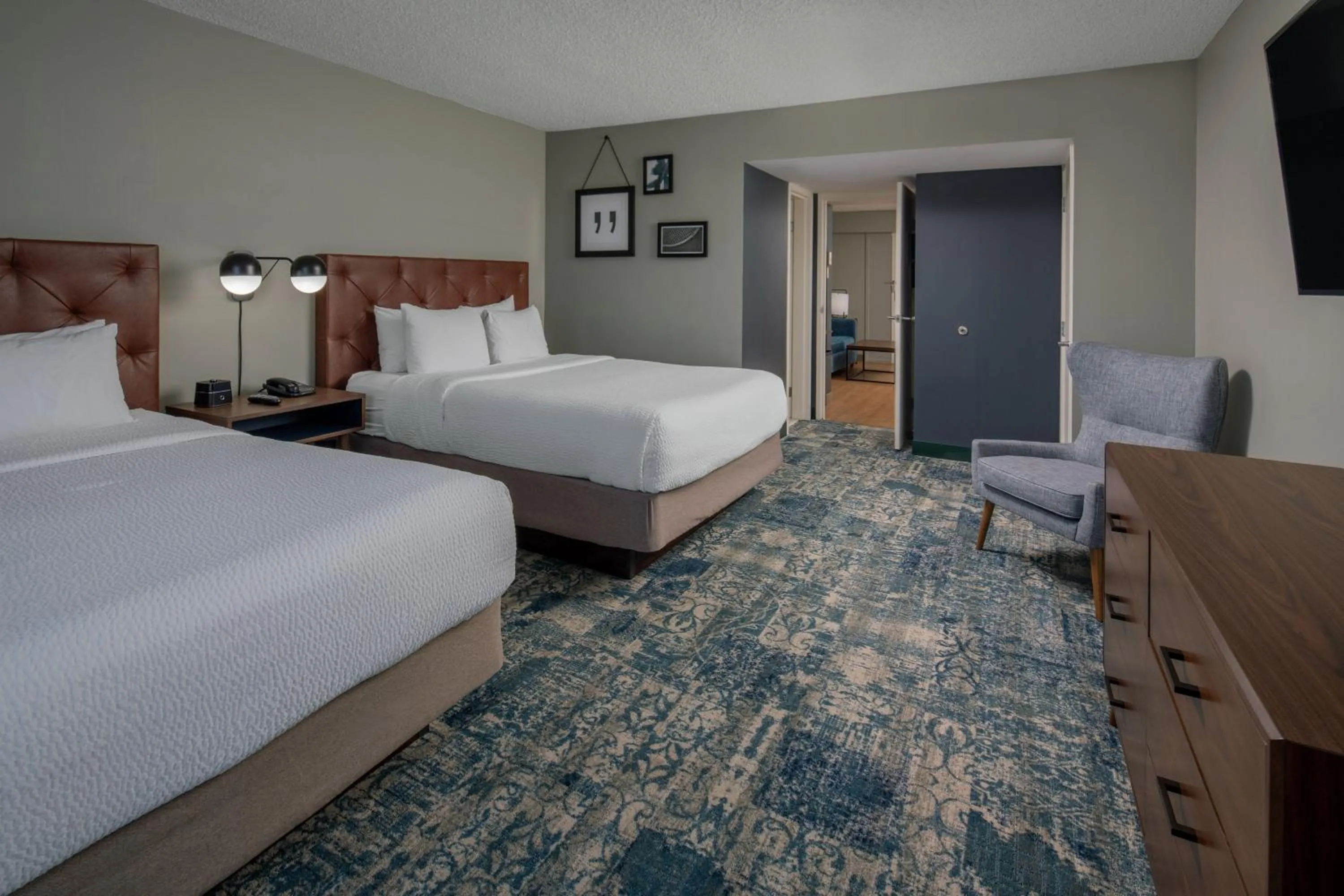 Bedroom, Bed in Four Points by Sheraton Suites Tampa Airport Westshore