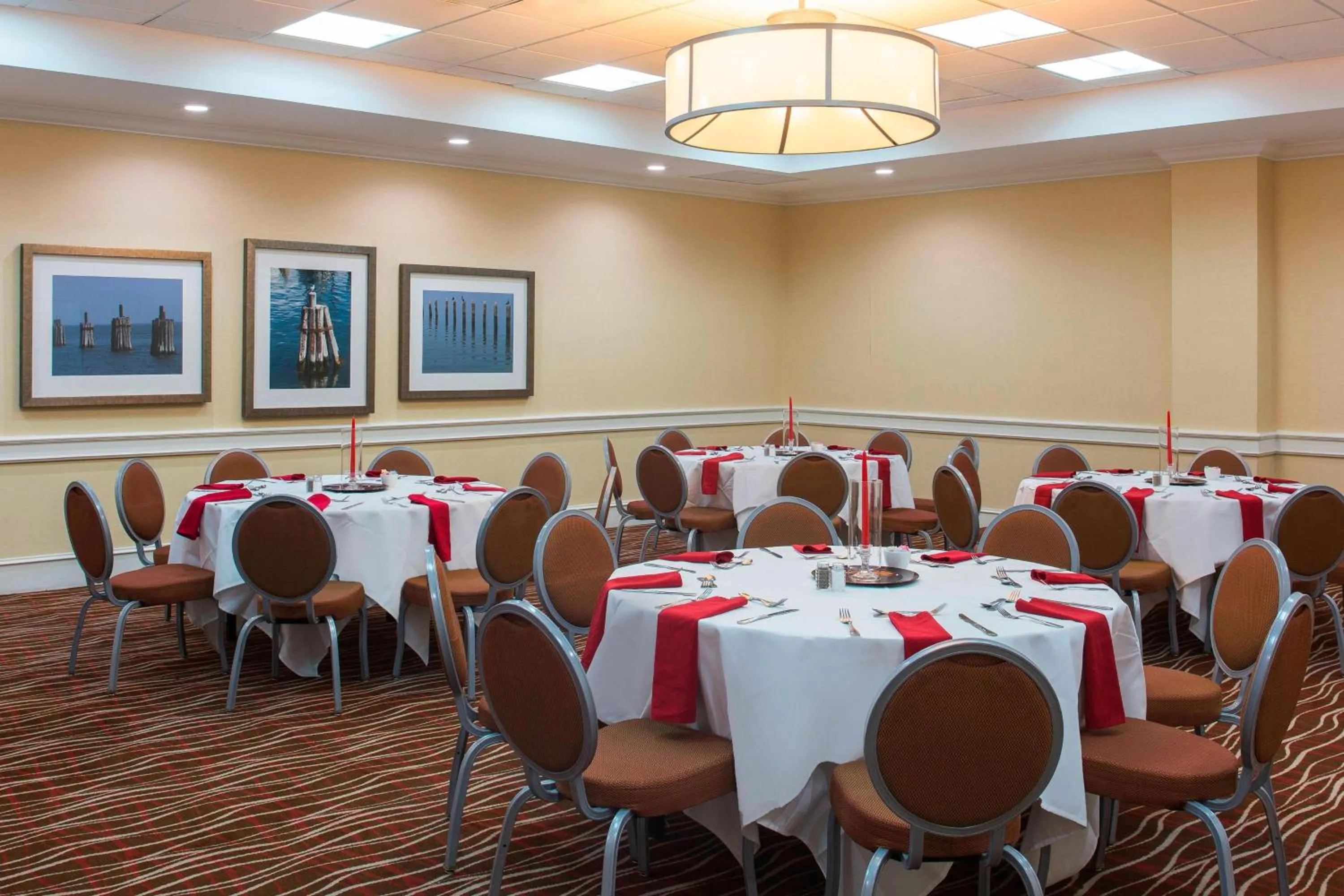 Meeting/conference room in Four Points by Sheraton Suites Tampa Airport Westshore