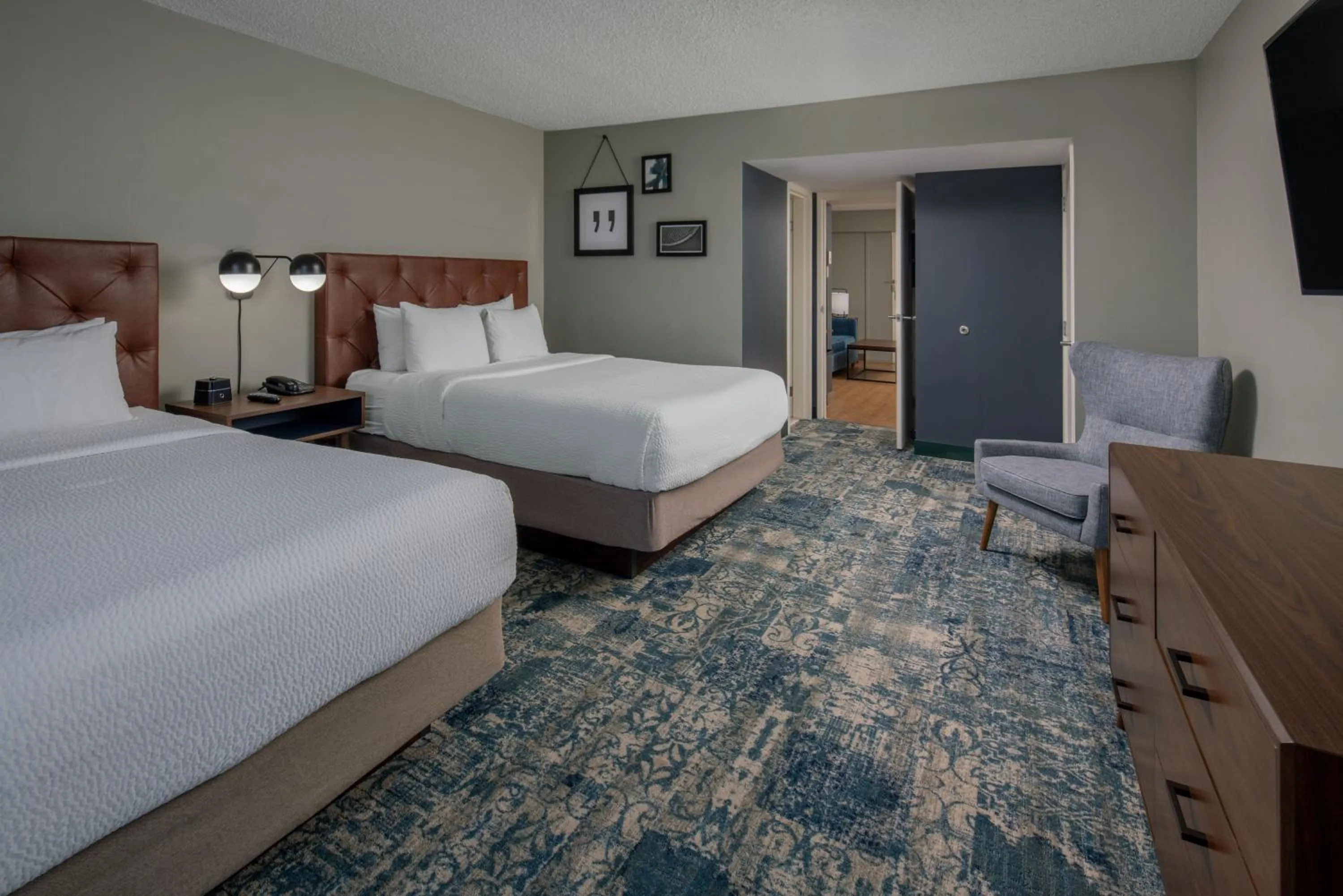 Bedroom, Bed in Four Points by Sheraton Suites Tampa Airport Westshore