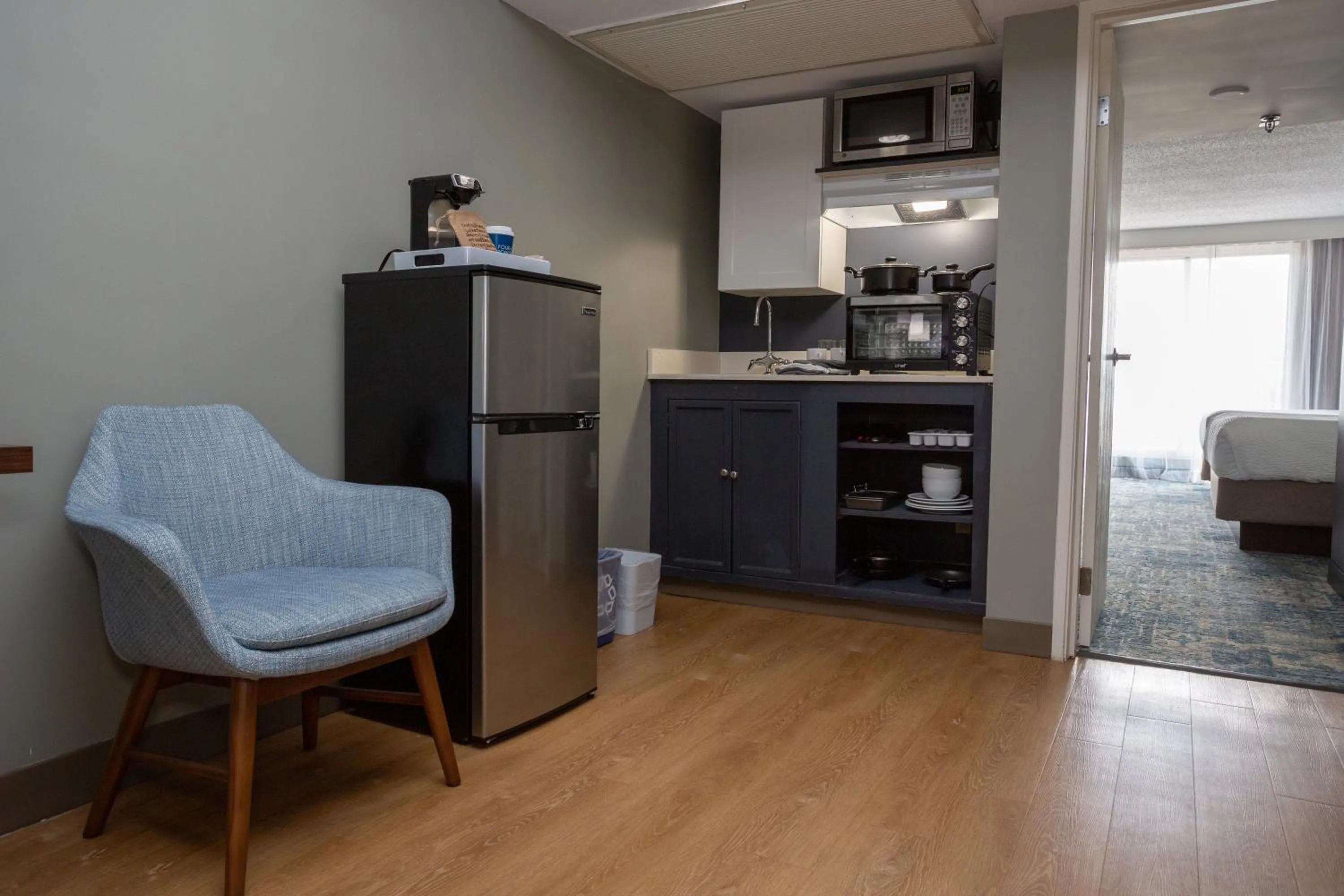 Living room in Four Points by Sheraton Suites Tampa Airport Westshore