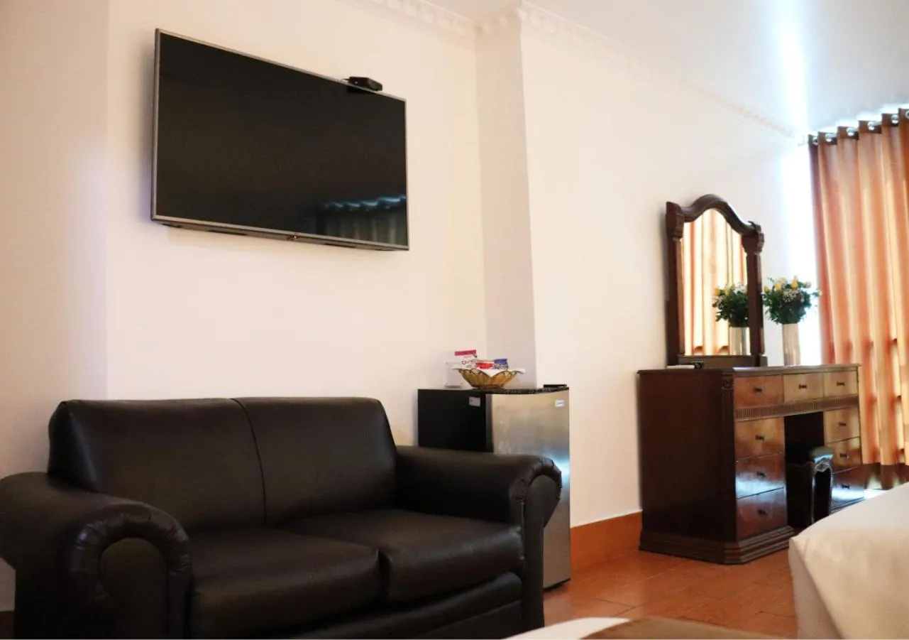 TV and multimedia in Inkari Suites Hotel