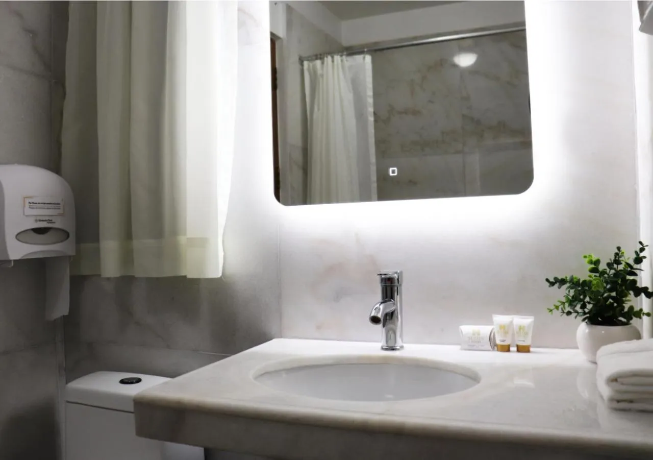 Bathroom in Inkari Suites Hotel