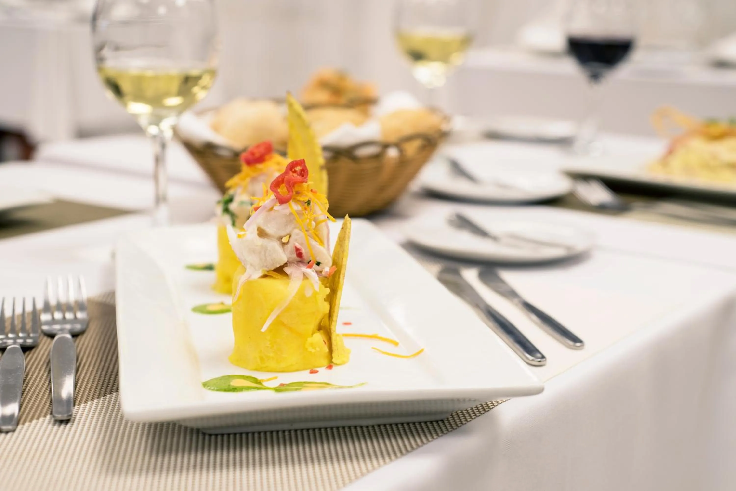 Restaurant/places to eat in Inkari Suites Hotel