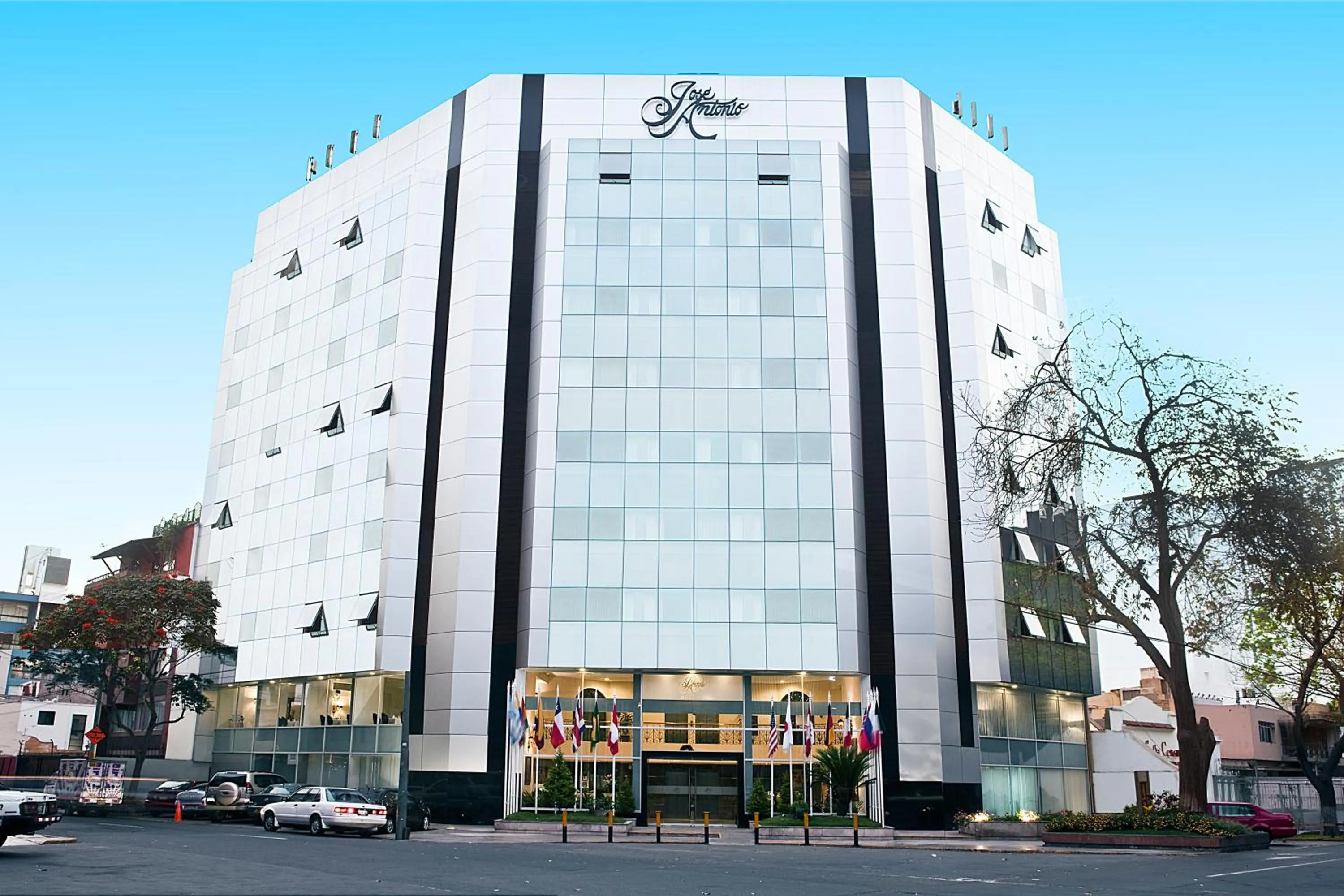 Facade/entrance in Hotel Jose Antonio