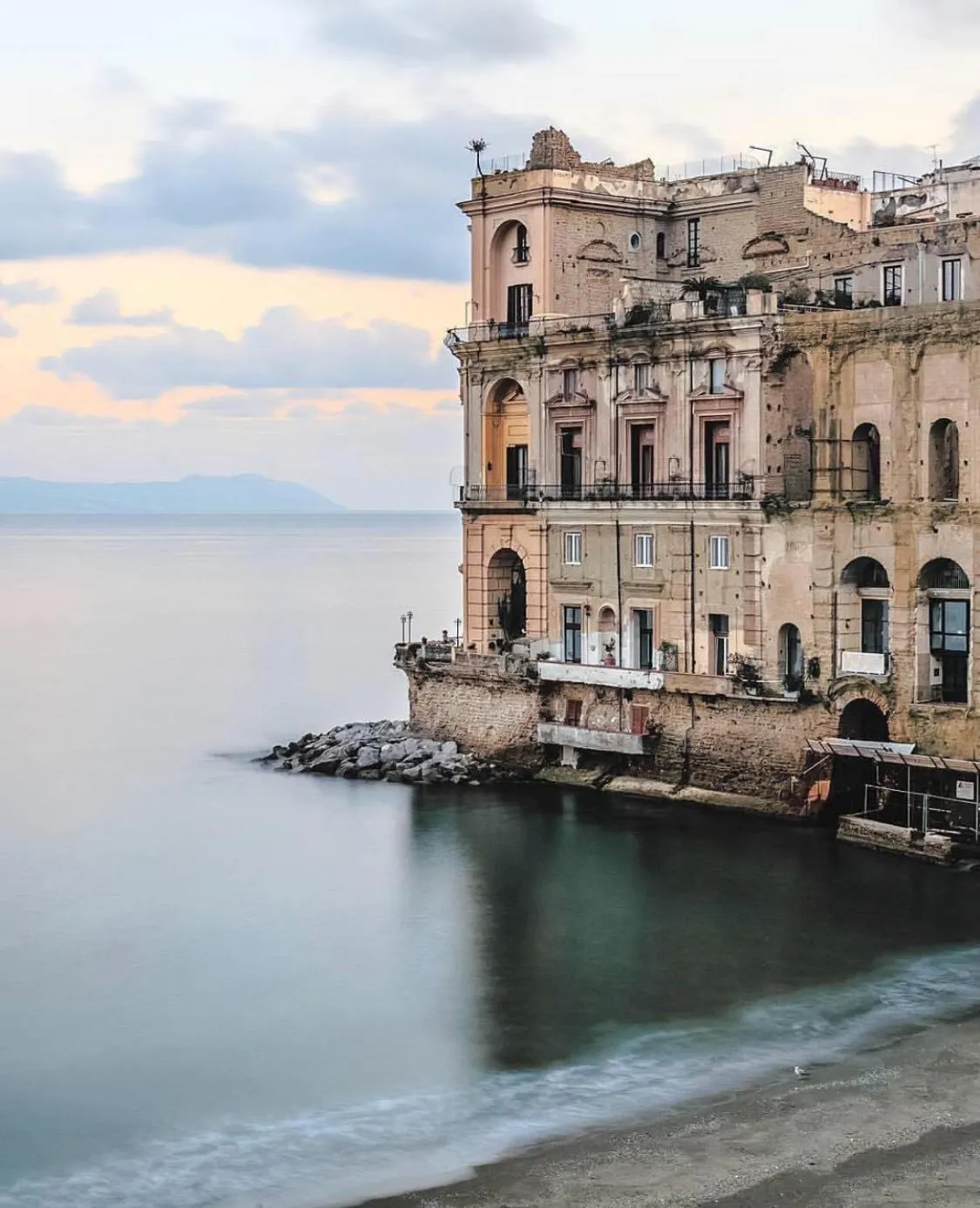 Nearby landmark in Royal Gismonda