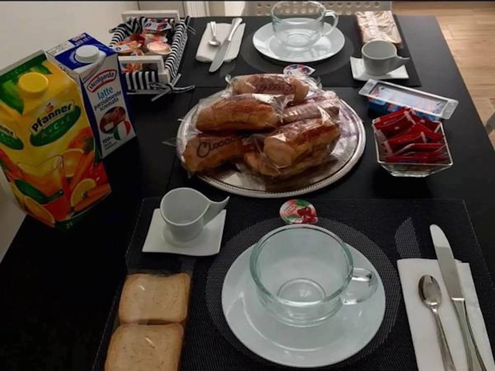 Breakfast in Royal Gismonda