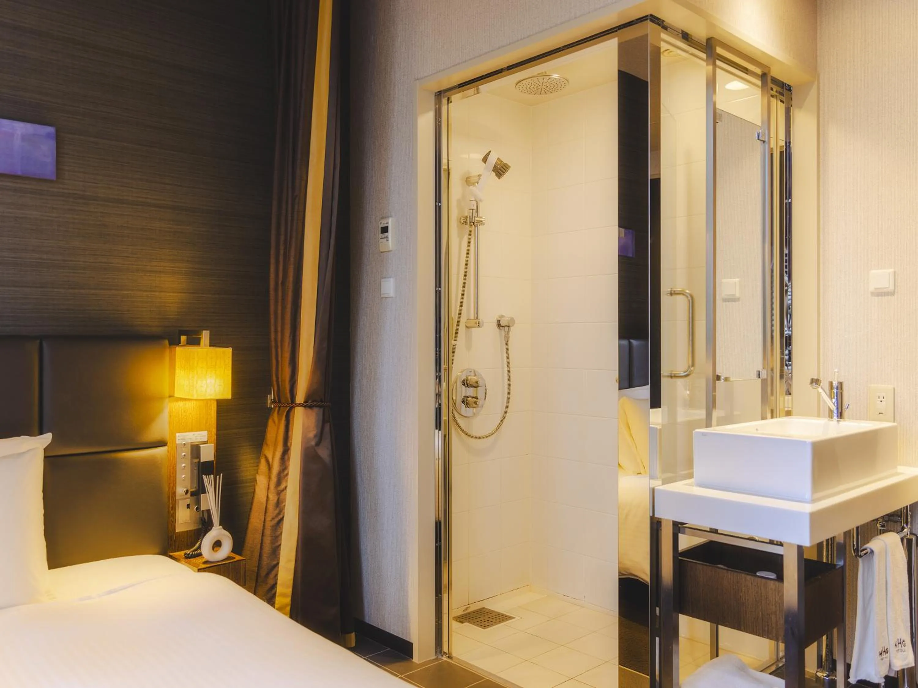 Shower, Bed in Hotel Gracery Tokyo Tamachi