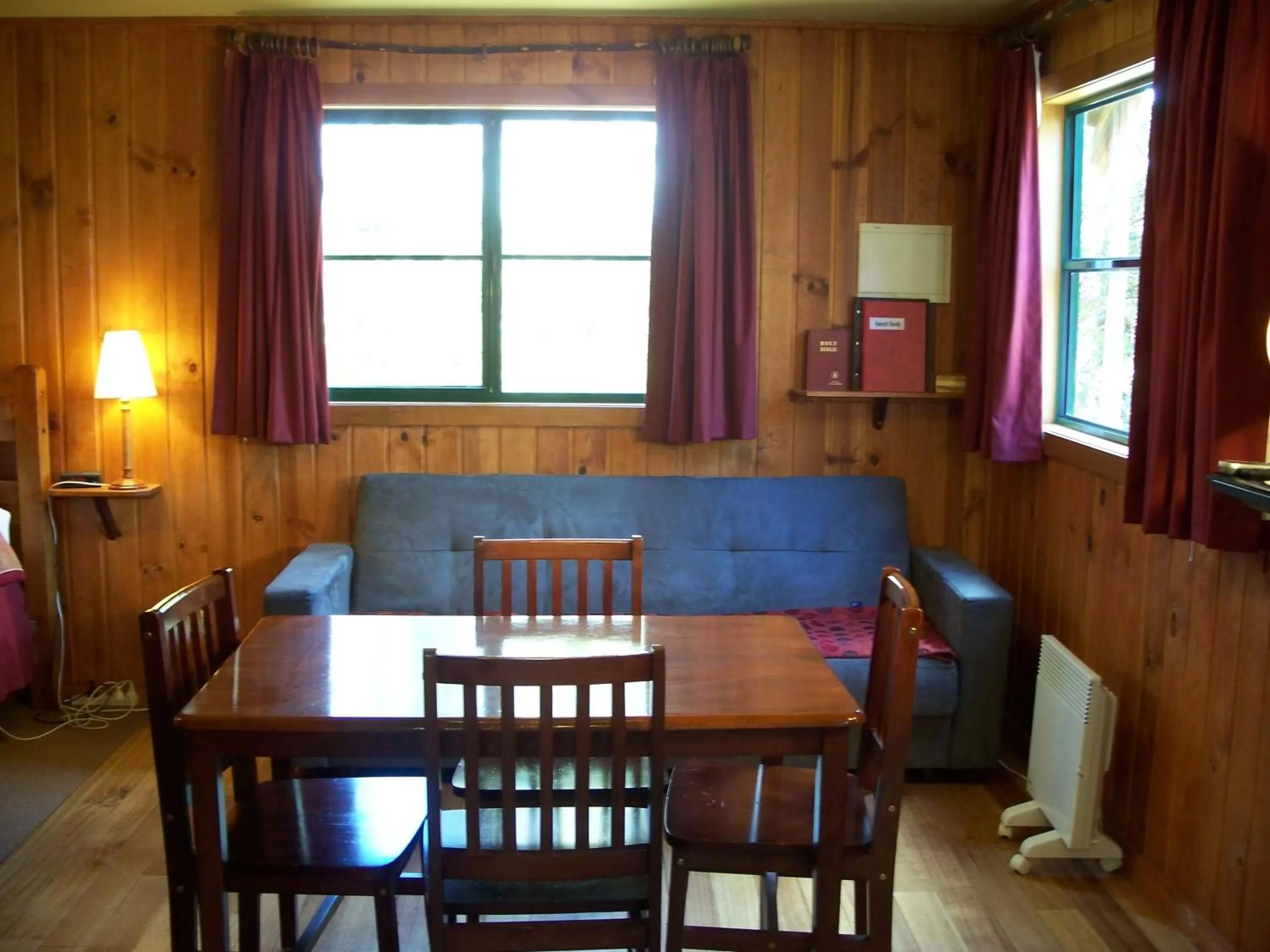 Seating area in Cradle Highlander