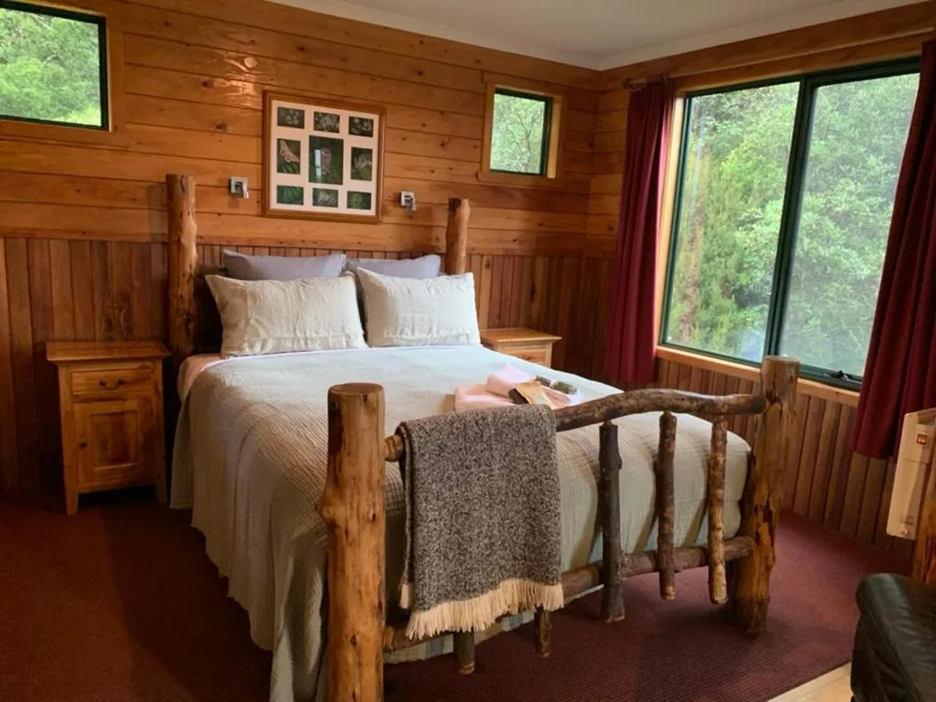 Bed in Cradle Highlander