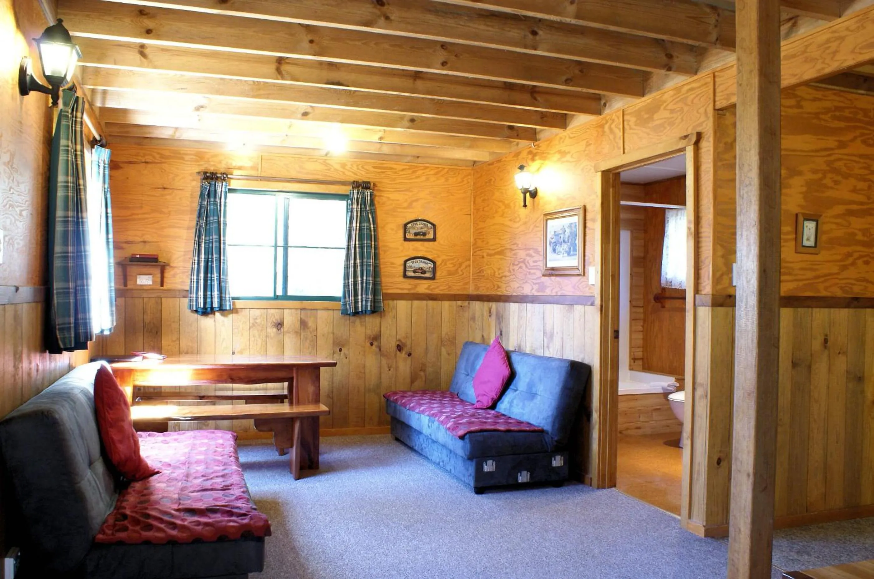 Seating area in Cradle Highlander