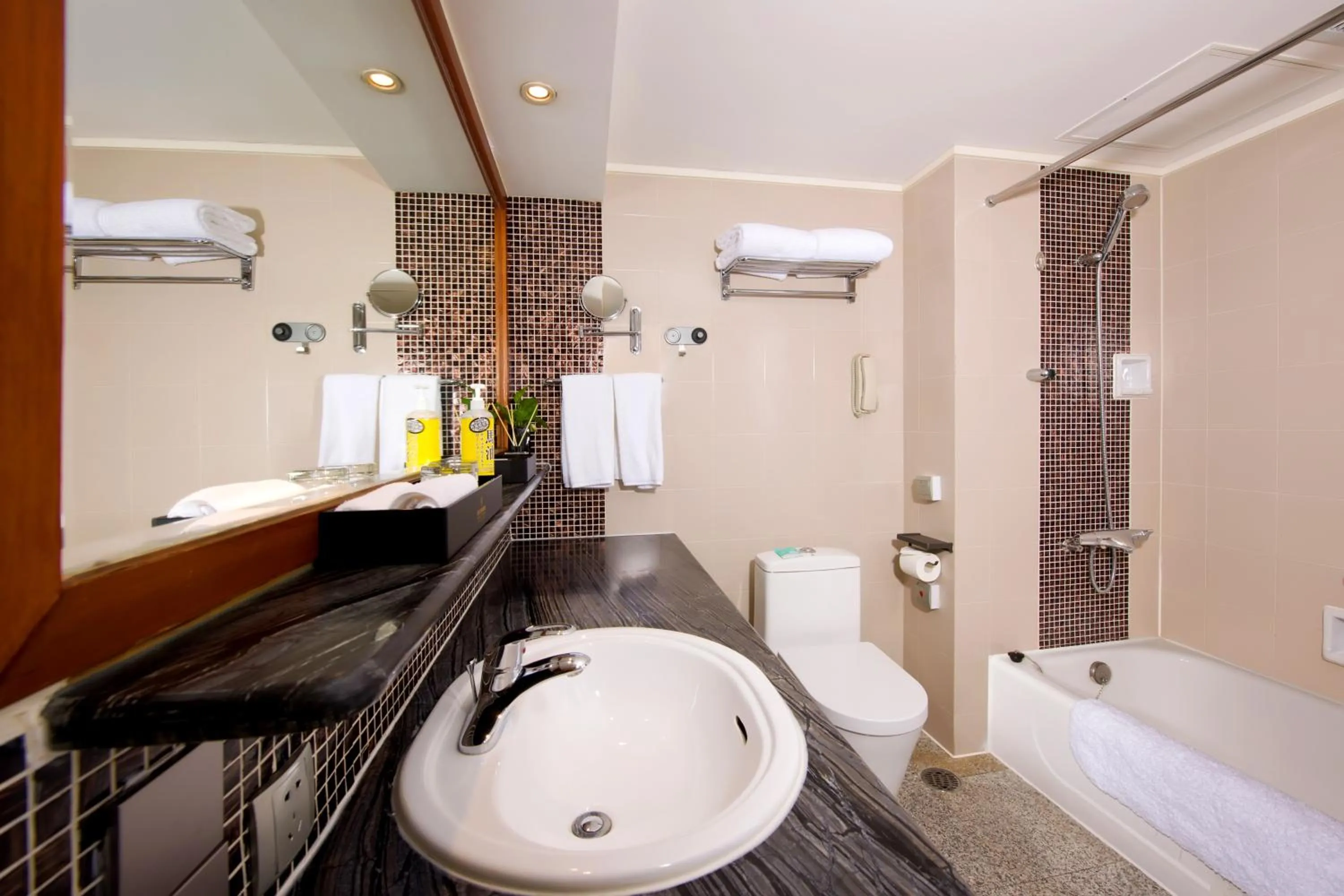 Bathroom in Grand Park Xian