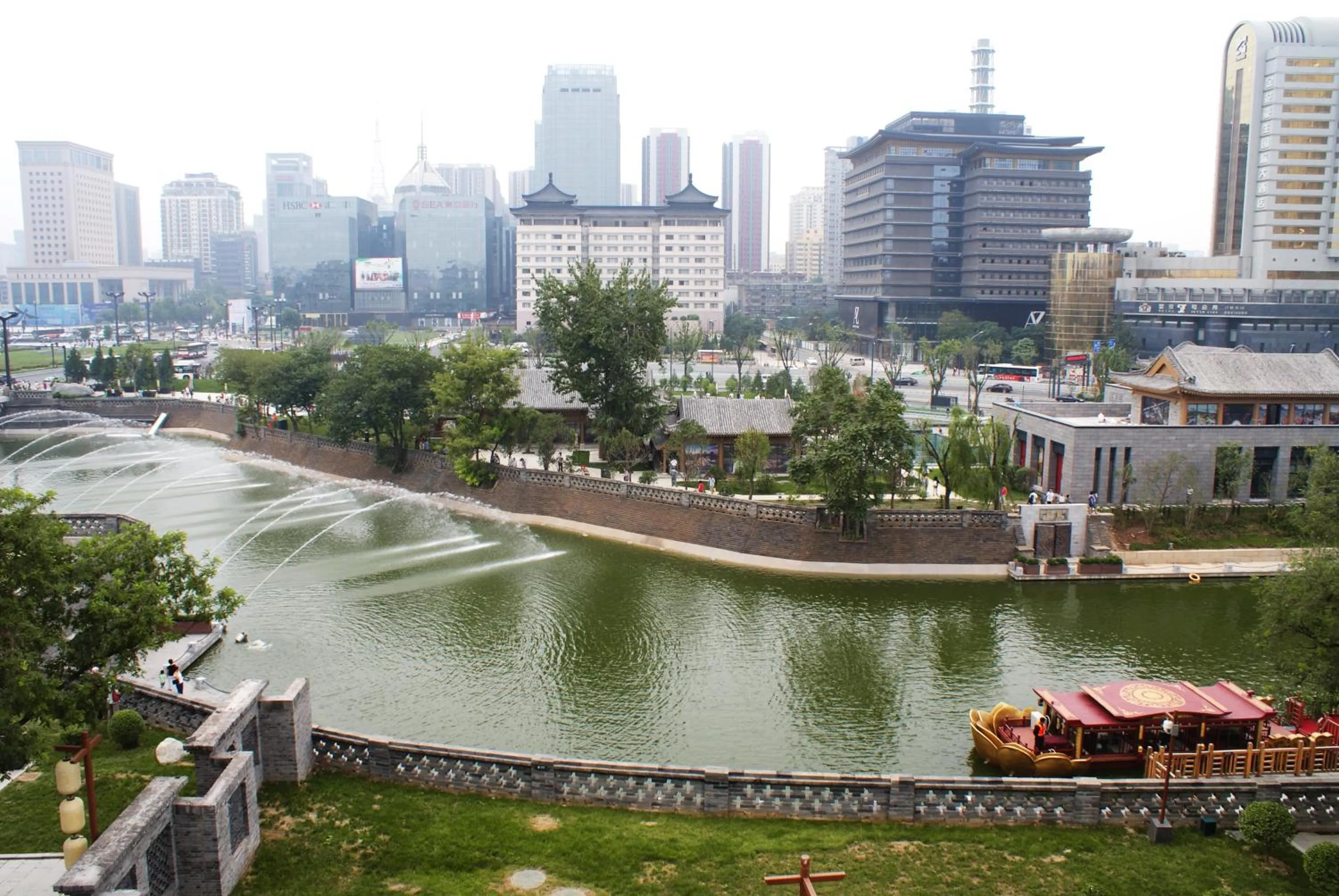 Area and facilities in Grand Park Xian