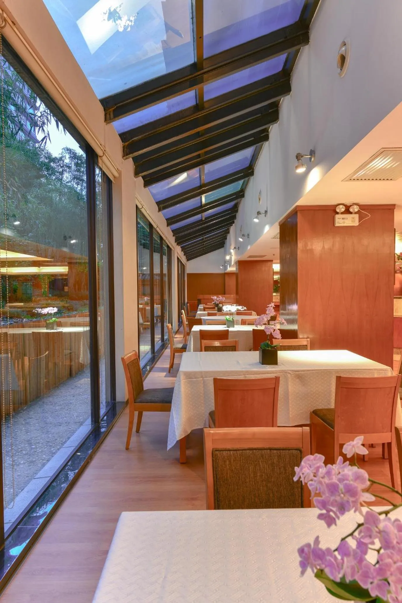 Restaurant/Places to Eat in Grand Park Xian