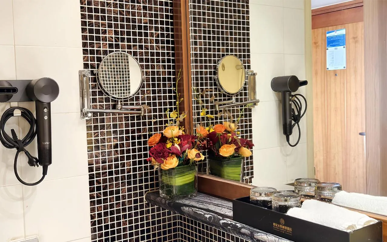 Bathroom in Grand Park Xian