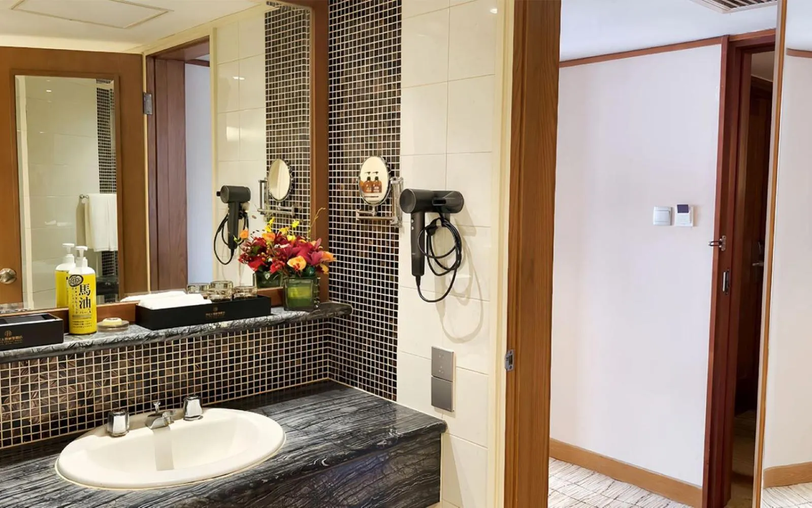 Bathroom in Grand Park Xian