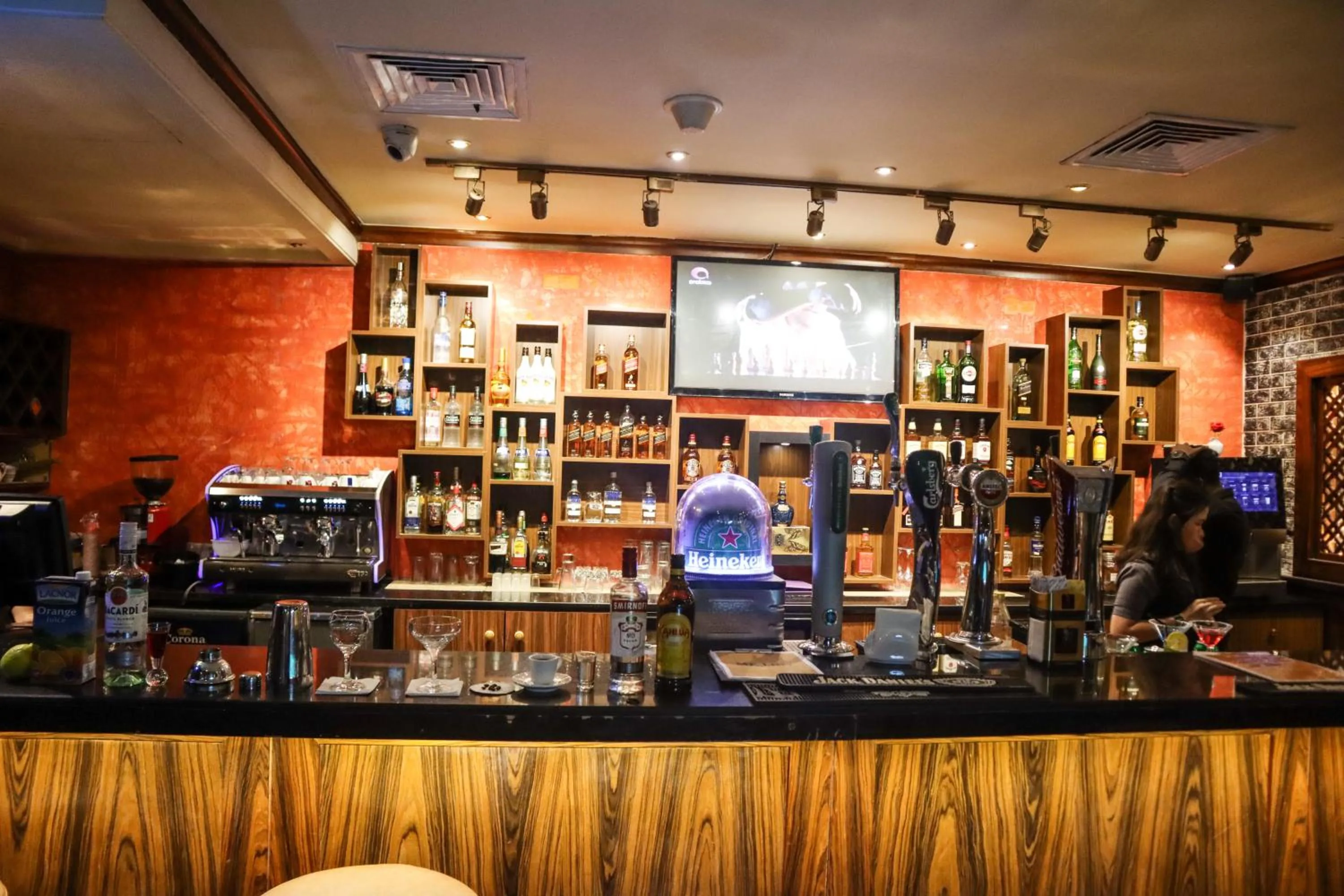 Lounge or bar in Vision Imperial Hotel Formerly Excelsior Hotel Downtown