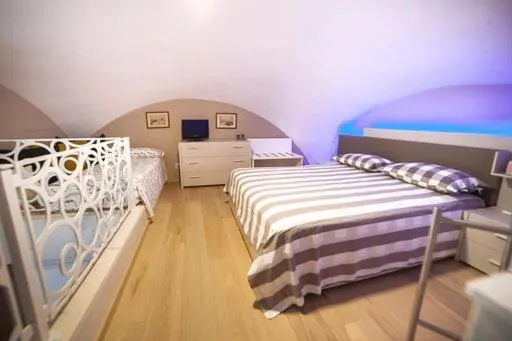 Bedroom, Bed in OroVerde Rooms & Suite nel cuore di Trani