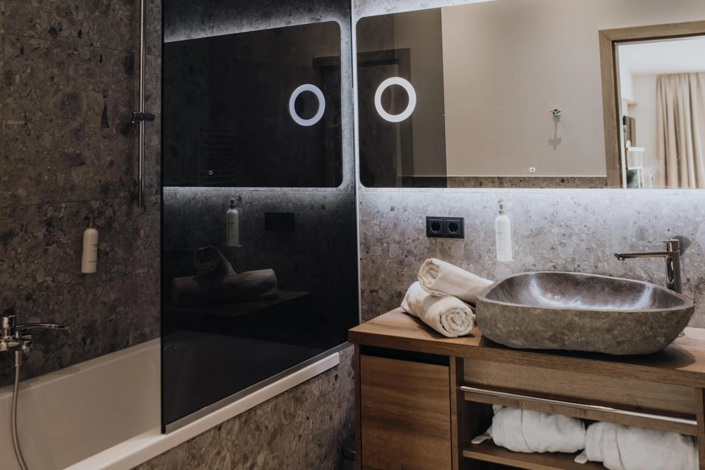 Bathroom in Familienhotel Hinteregger