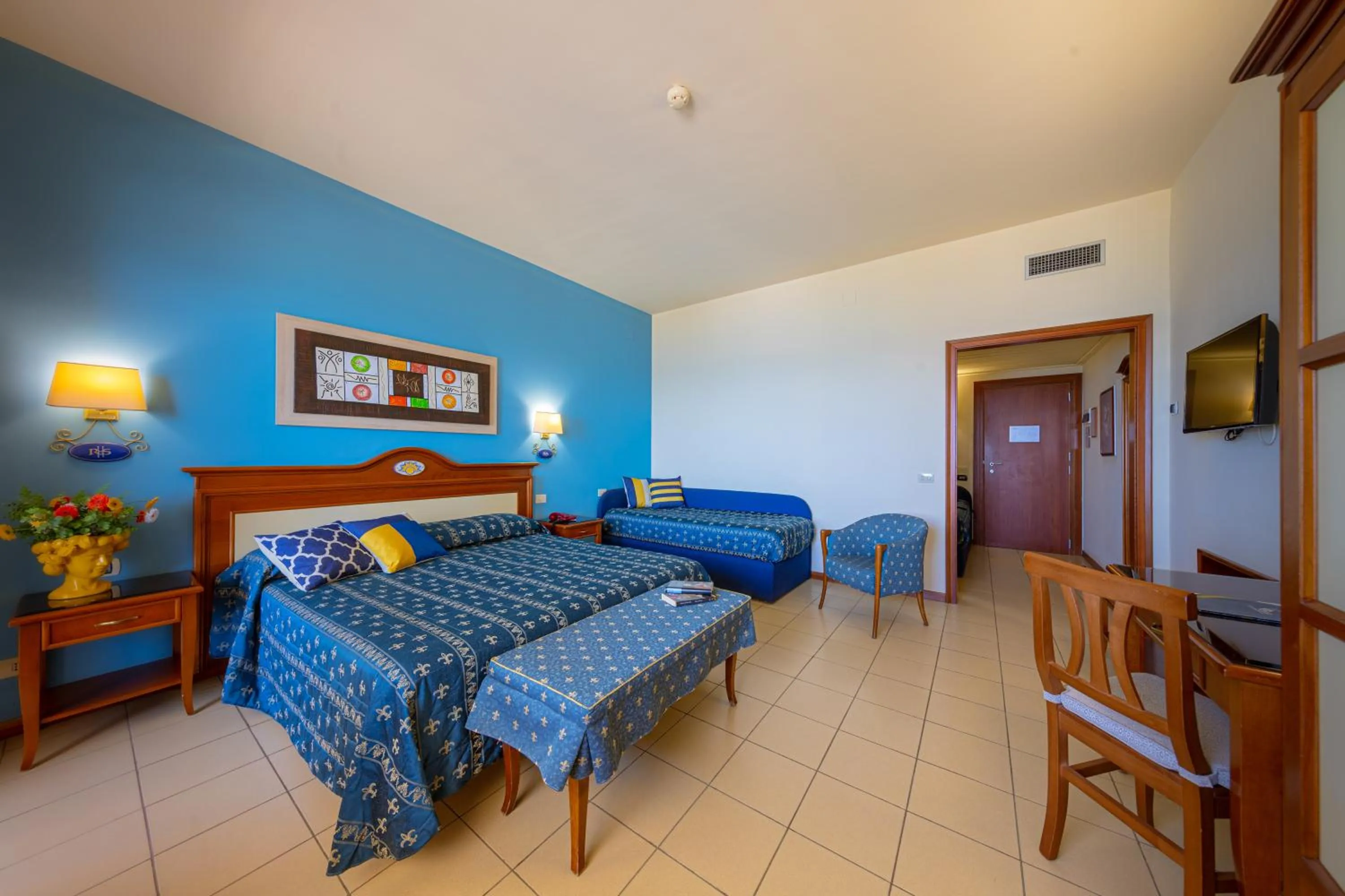 Bed in Hotel Riva Del Sole