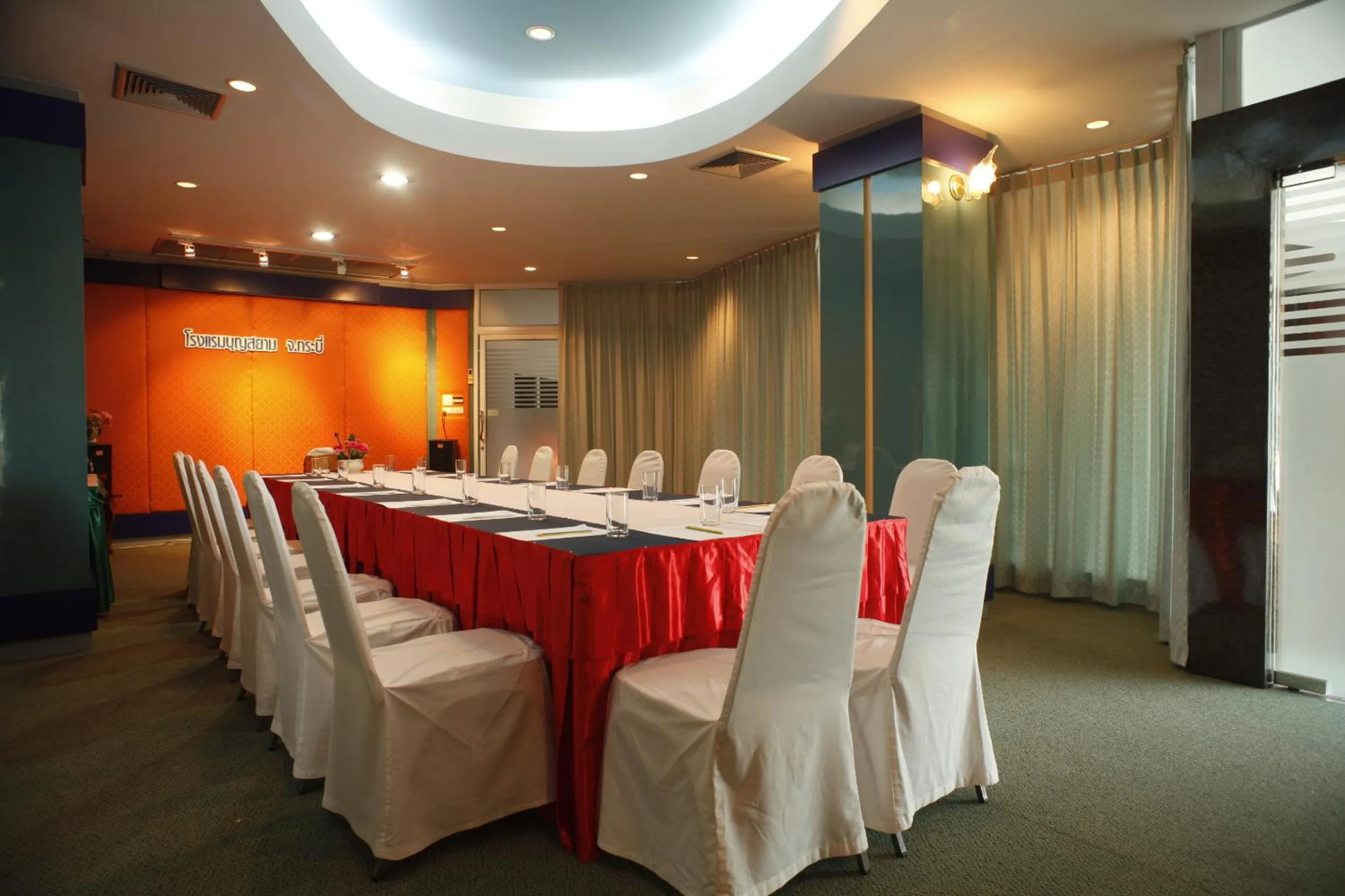 Food and drinks in Boon Siam Hotel