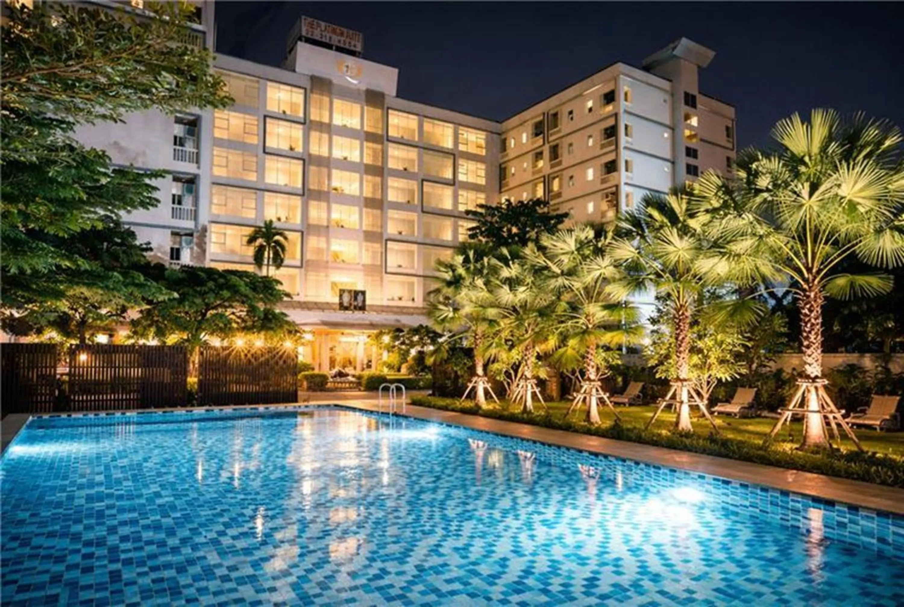 Sunday Platinum Suites