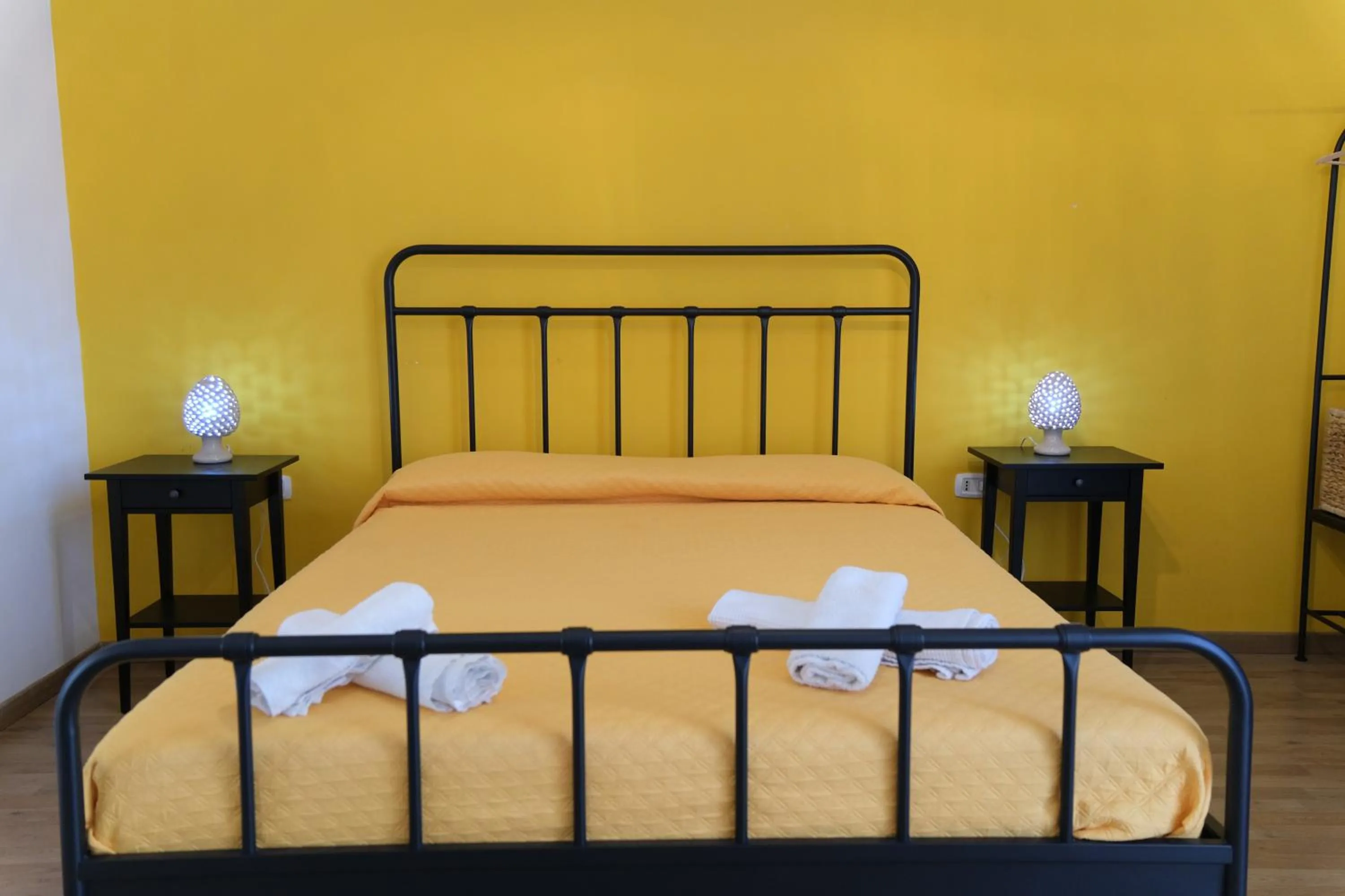 Bedroom, Bed in B&B Tarumbò