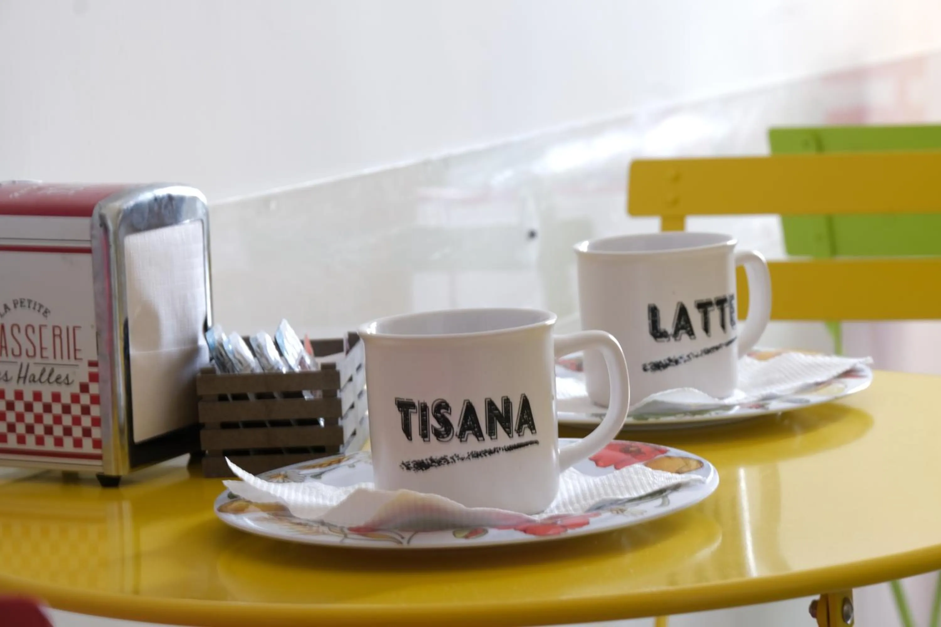 Communal kitchen in B&B Tarumbò