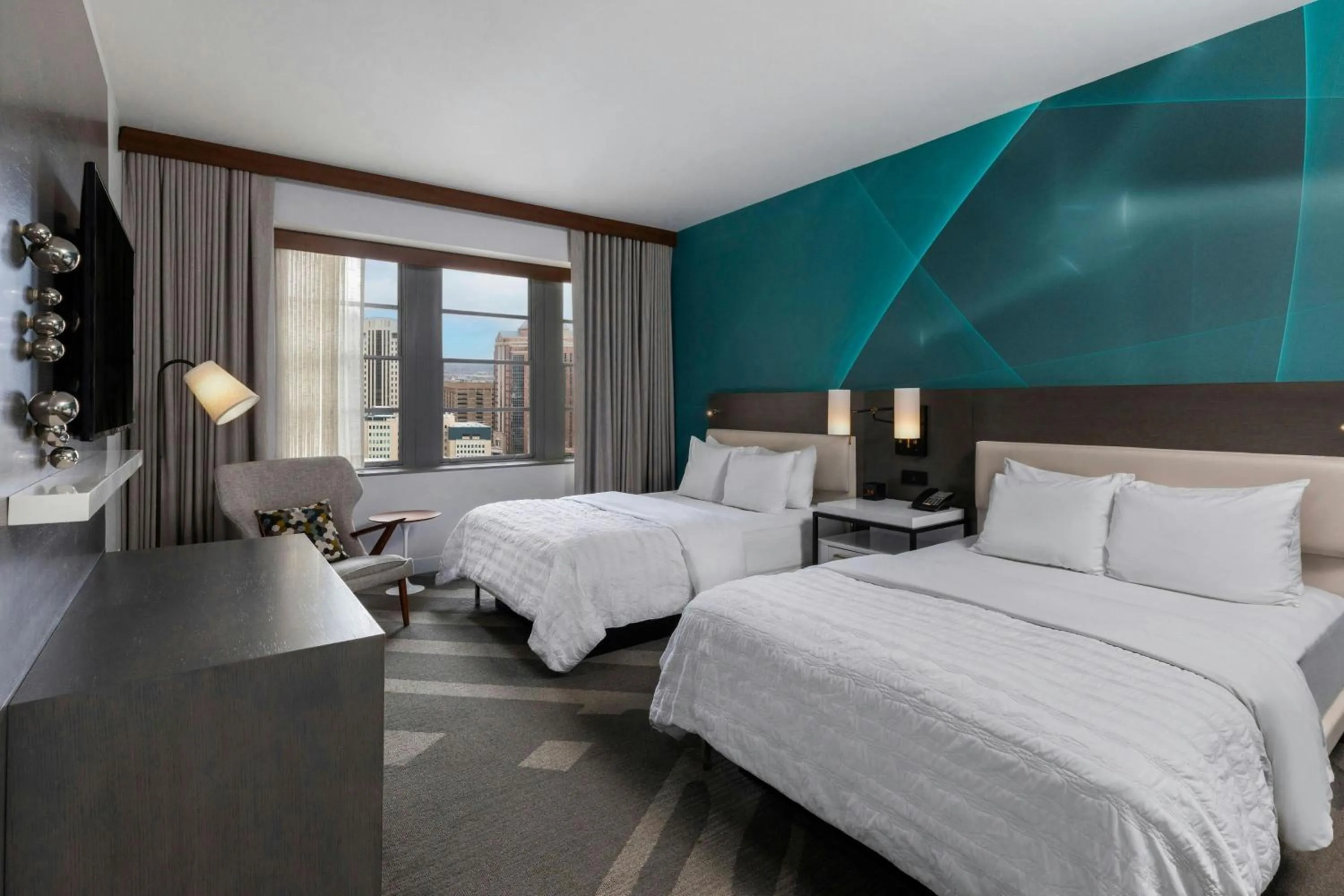 Photo of the whole room, Bed in Le Meridien Houston Downtown